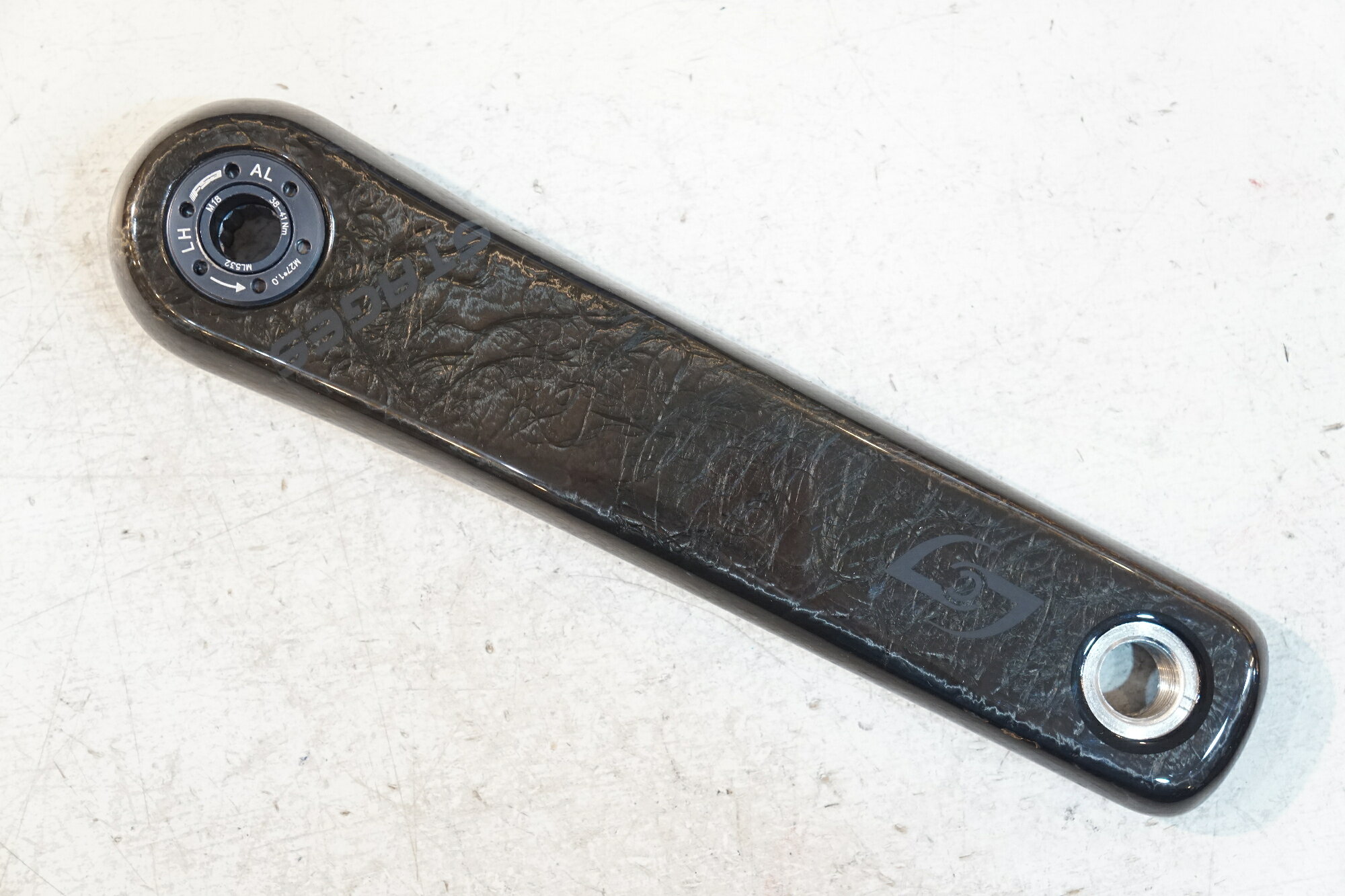 ■詳細・対応規格：BB30・クランク長：172.5mm■状態・未使用品でございます。・保管、展示に伴う小キズがございます。・動作未確認のお品物でございます。・本商品は国内代理店がなく、メーカー並びにバイチャリ販売店舗でも保証対象外でございます。【付属品】※画像に掲載している物で全てでございます。※商品の一部でも画像に無いものは欠品となり、返品返金は致しかねます為ご注意ください。　 ■注意事項【在庫について】 在庫管理は細心の注意を払い行なっておりますが、システムの都合により在庫有と表記の商品につきましても、実在庫の反映との時間差により在庫が無い場合がございます。弊社はそれに伴う全てにおいて一切の責任は負いかねます事、何卒ご了承くださいませ。ご注文頂きました商品のご用意が出来かねました場合は、お電話とメールにてキャンセルご承諾お願いのご連絡をさせて頂きます。【掲載画像について】撮影方法やお客様の閲覧環境により、実際の商品とは違った色の見え方となる場合がございます。上記理由による返品、変更、キャンセルは一切お受け致しかねますまたシステム等の不備により、商品ページに別商品が含まれている、別カラー・仕様が掲載されている、商品情報に誤表記がある場合がございますご不明点がございましたら必ずご注文前にお問い合わせくださいませ。