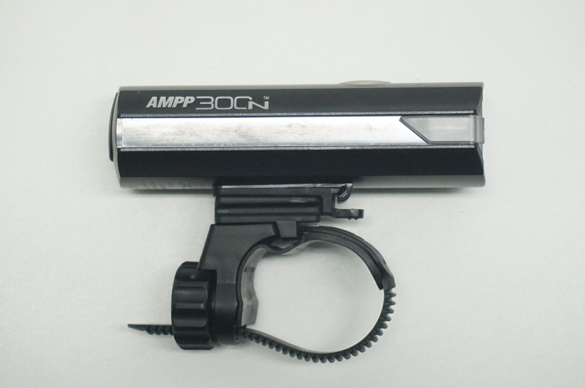 【中古】 CATEYE 「キャットアイ」 AMPP300N HL-EL083NRC フロントライト / バイチャリ福岡店