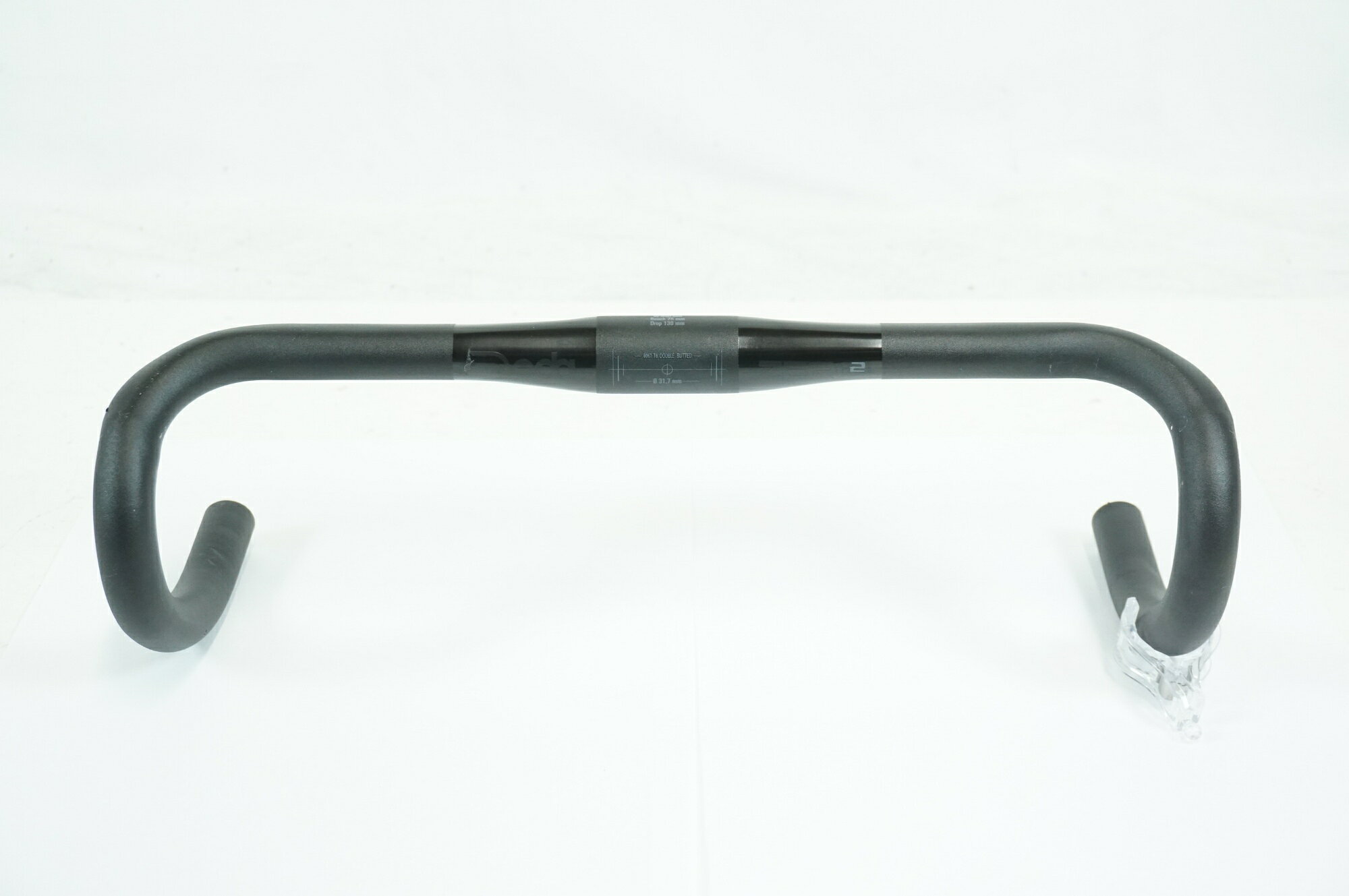 ■商品情報 ・440mm φ31.7mm ※440mmはパイプの外側‐外側の長さになります。中心‐中心ですと実測で415mmほどになります。 ■状態 ・使用に伴う小傷、汚れ等がございますが、中古品として比較的良好な状態です。 ■付属品 ・掲載しているものが全てになります。 ■注意事項【在庫について】 在庫管理は細心の注意を払い行なっておりますが、システムの都合により在庫有と表記の商品につきましても、実在庫の反映との時間差により在庫が無い場合がございます。弊社はそれに伴う全てにおいて一切の責任は負いかねます事、何卒ご了承くださいませ。ご注文頂きました商品のご用意が出来かねました場合は、お電話とメールにてキャンセルご承諾お願いのご連絡をさせて頂きます。【掲載画像について】撮影方法やお客様の閲覧環境により、実際の商品とは違った色の見え方となる場合がございます。上記理由による返品、変更、キャンセルは一切お受け致しかねますまたシステム等の不備により、商品ページに別商品が含まれている、別カラー・仕様が掲載されている、商品情報に誤表記がある場合がございますご不明点がございましたら必ずご注文前にお問い合わせくださいませ。