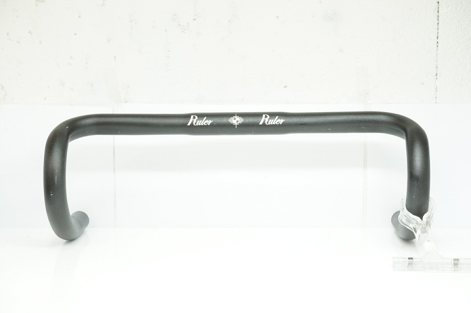 ■商品情報 380mm φ26.0 ■状態 使用に伴う小キズがございますが、中古品として比較的良好な状態でございます。 写真はなるべく実際の色に近付けておりますが、閲覧する環境によって色が異なる場合がございます。 ■付属品 掲載している画像の物が全てになります。 ※掲載されていない物は欠品となります。 　また、欠品している物は取り寄せなど出来かねる為予めご了承ください。 ■注意事項【在庫について】 在庫管理は細心の注意を払い行なっておりますが、システムの都合により在庫有と表記の商品につきましても、実在庫の反映との時間差により在庫が無い場合がございます。弊社はそれに伴う全てにおいて一切の責任は負いかねます事、何卒ご了承くださいませ。ご注文頂きました商品のご用意が出来かねました場合は、お電話とメールにてキャンセルご承諾お願いのご連絡をさせて頂きます。【掲載画像について】撮影方法やお客様の閲覧環境により、実際の商品とは違った色の見え方となる場合がございます。上記理由による返品、変更、キャンセルは一切お受け致しかねますまたシステム等の不備により、商品ページに別商品が含まれている、別カラー・仕様が掲載されている、商品情報に誤表記がある場合がございますご不明点がございましたら必ずご注文前にお問い合わせくださいませ。