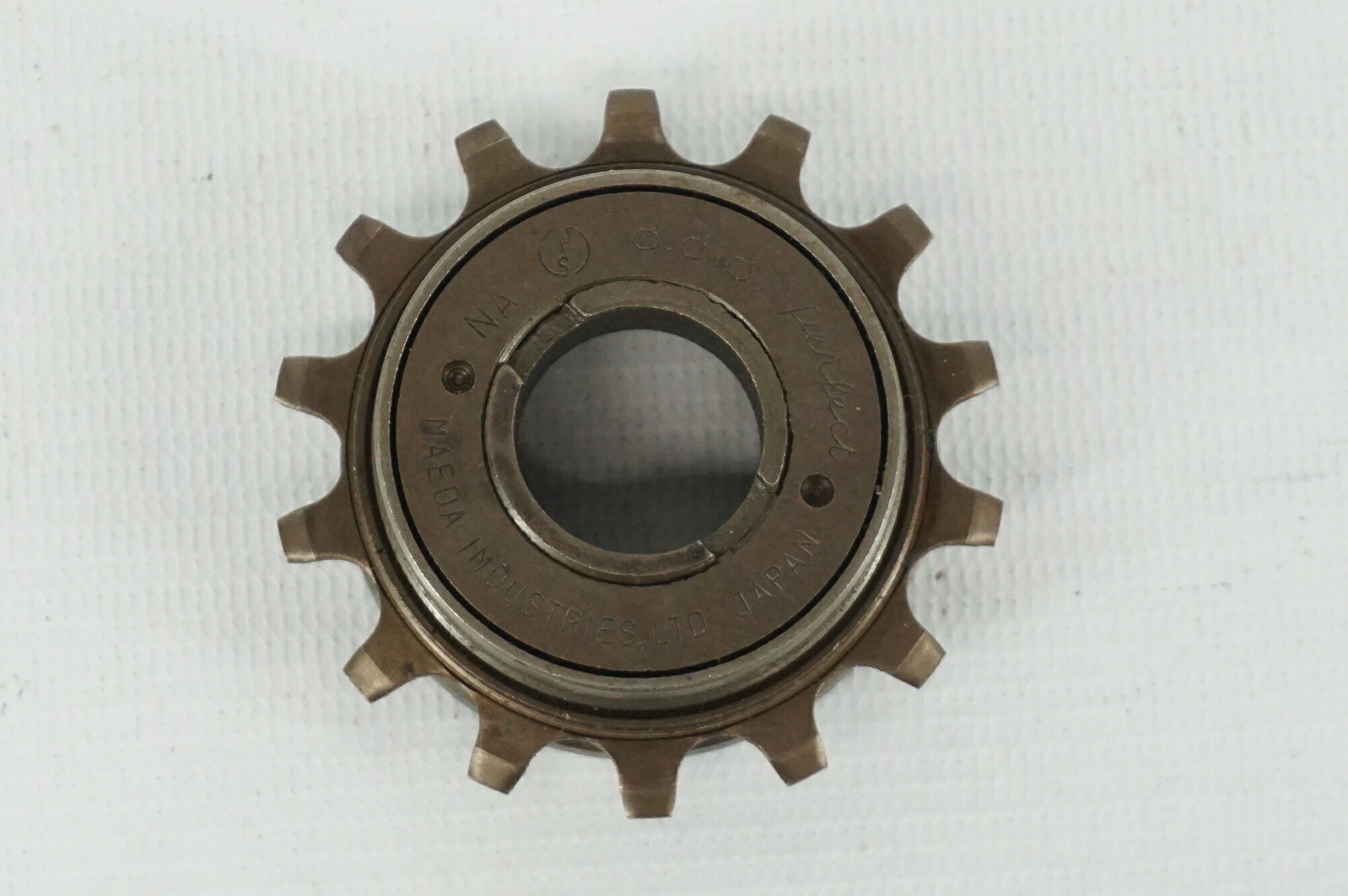■状態・使用による傷や汚れがございます。・動作確認は行っておりません。又、各パーツ摩耗、機能につきましては、画像にてご判断ください。・ご不明点ございましたら質問頂けますと幸いです。■付属品※画像に掲載している物で全てでございます。※画像にないものは欠品となりますためご注意ください。※掲載画像以外にもキズや汚れはございますが、写真の掲載可能枚数の都合上、目立つ箇所を優先的に抜粋しております。 ■注意事項【在庫について】 在庫管理は細心の注意を払い行なっておりますが、システムの都合により在庫有と表記の商品につきましても、実在庫の反映との時間差により在庫が無い場合がございます。弊社はそれに伴う全てにおいて一切の責任は負いかねます事、何卒ご了承くださいませ。ご注文頂きました商品のご用意が出来かねました場合は、お電話とメールにてキャンセルご承諾お願いのご連絡をさせて頂きます。【掲載画像について】撮影方法やお客様の閲覧環境により、実際の商品とは違った色の見え方となる場合がございます。上記理由による返品、変更、キャンセルは一切お受け致しかねますまたシステム等の不備により、商品ページに別商品が含まれている、別カラー・仕様が掲載されている、商品情報に誤表記がある場合がございますご不明点がございましたら必ずご注文前にお問い合わせくださいませ。