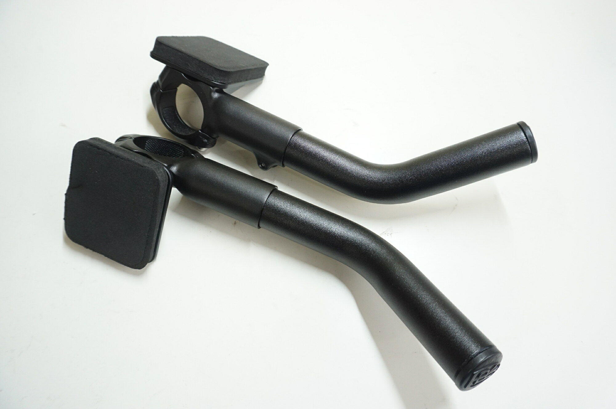 ■状態・使用に伴う小キズ、ヨゴレ等がございます。【付属品】※画像に掲載している物で全てでございます。※商品の一部でも画像に無いものは欠品となり、返品返金は致しかねます為ご注意ください。　 ■注意事項【在庫について】 在庫管理は細心の注意を払い行なっておりますが、システムの都合により在庫有と表記の商品につきましても、実在庫の反映との時間差により在庫が無い場合がございます。弊社はそれに伴う全てにおいて一切の責任は負いかねます事、何卒ご了承くださいませ。ご注文頂きました商品のご用意が出来かねました場合は、お電話とメールにてキャンセルご承諾お願いのご連絡をさせて頂きます。【掲載画像について】撮影方法やお客様の閲覧環境により、実際の商品とは違った色の見え方となる場合がございます。上記理由による返品、変更、キャンセルは一切お受け致しかねますまたシステム等の不備により、商品ページに別商品が含まれている、別カラー・仕様が掲載されている、商品情報に誤表記がある場合がございますご不明点がございましたら必ずご注文前にお問い合わせくださいませ。
