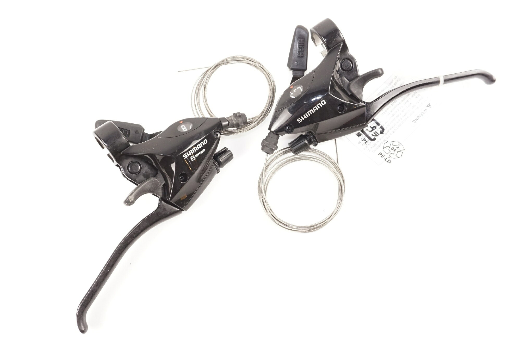 ■商品情報 ・変速数 2x8速 ■状態 ・未使用品になりますが、保管に伴うスレやヨゴレがございます。 ■付属品 ・掲載しているものがすべてになります。 ■注意事項【在庫について】 在庫管理は細心の注意を払い行なっておりますが、システムの都合により在庫有と表記の商品につきましても、実在庫の反映との時間差により在庫が無い場合がございます。弊社はそれに伴う全てにおいて一切の責任は負いかねます事、何卒ご了承くださいませ。ご注文頂きました商品のご用意が出来かねました場合は、お電話とメールにてキャンセルご承諾お願いのご連絡をさせて頂きます。【掲載画像について】撮影方法やお客様の閲覧環境により、実際の商品とは違った色の見え方となる場合がございます。上記理由による返品、変更、キャンセルは一切お受け致しかねますまたシステム等の不備により、商品ページに別商品が含まれている、別カラー・仕様が掲載されている、商品情報に誤表記がある場合がございますご不明点がございましたら必ずご注文前にお問い合わせくださいませ。