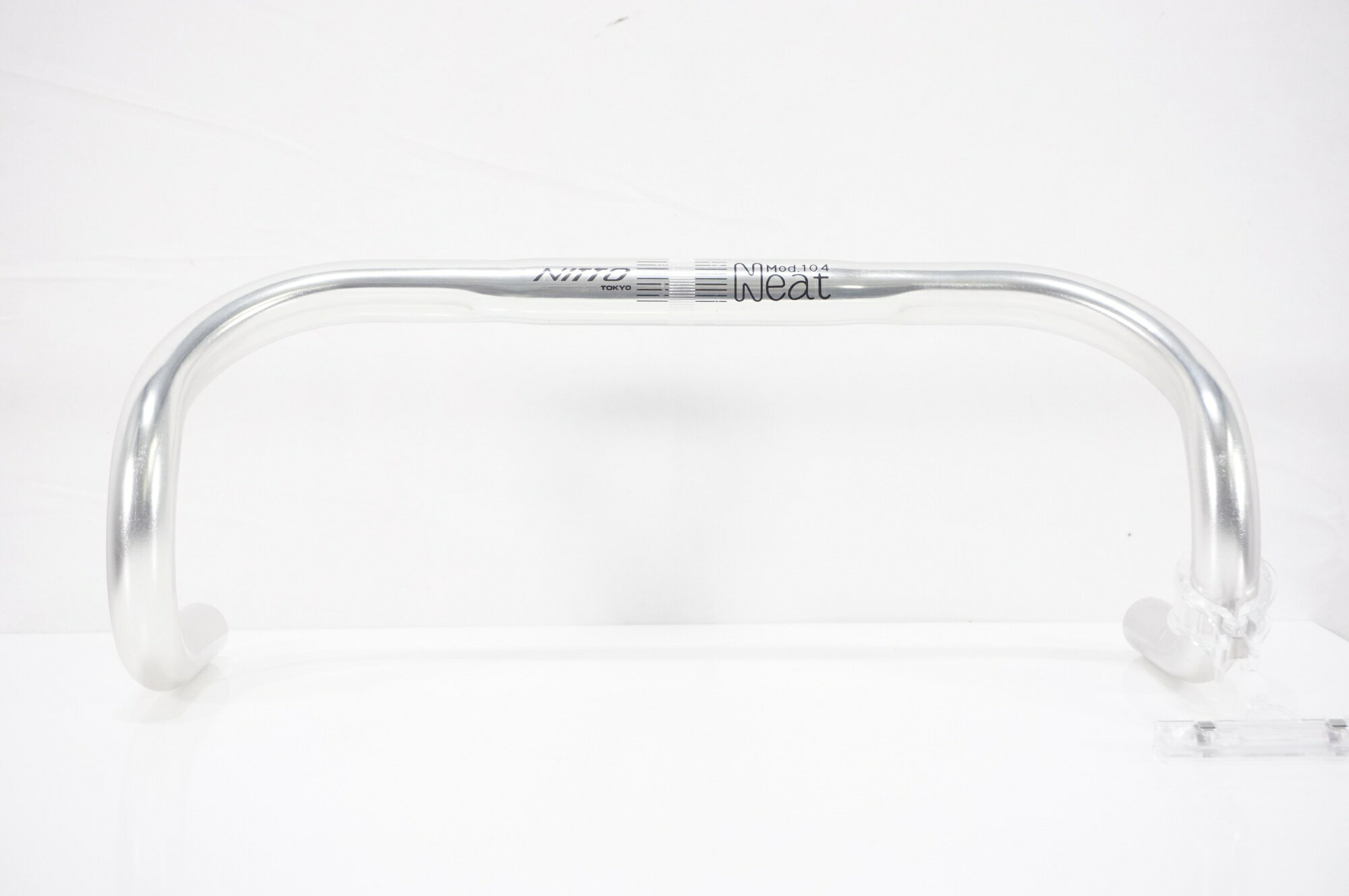 ■商品情報 ・φ26.0 ・390mm ■状態 ・使用に伴う小キズがございますが、中古品として比較的良好な状態でございます。 ※掲載画像以外にもキズやヨゴレはございますが、写真の掲載可能枚数の都合上、目立つ箇所を優先的に抜粋しております。 ■付属品 ※画像に掲載している物で全てでございます。 ※画像にないものは欠品となりますためご注意ください。 ■注意事項【在庫について】 在庫管理は細心の注意を払い行なっておりますが、システムの都合により在庫有と表記の商品につきましても、実在庫の反映との時間差により在庫が無い場合がございます。弊社はそれに伴う全てにおいて一切の責任は負いかねます事、何卒ご了承くださいませ。ご注文頂きました商品のご用意が出来かねました場合は、お電話とメールにてキャンセルご承諾お願いのご連絡をさせて頂きます。【掲載画像について】撮影方法やお客様の閲覧環境により、実際の商品とは違った色の見え方となる場合がございます。上記理由による返品、変更、キャンセルは一切お受け致しかねますまたシステム等の不備により、商品ページに別商品が含まれている、別カラー・仕様が掲載されている、商品情報に誤表記がある場合がございますご不明点がございましたら必ずご注文前にお問い合わせくださいませ。
