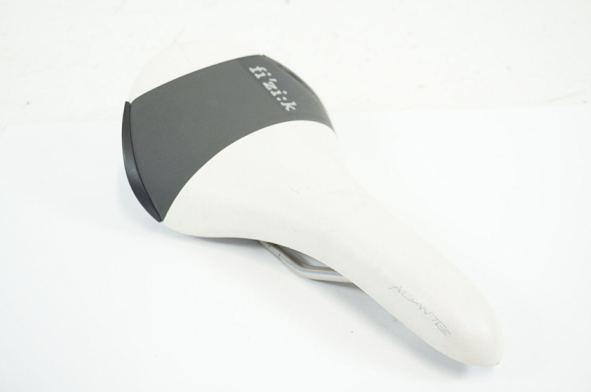 【中古】 FIZIK 「フィジーク」 ALIANTE R3 サドル / バイチャリ宇都宮店