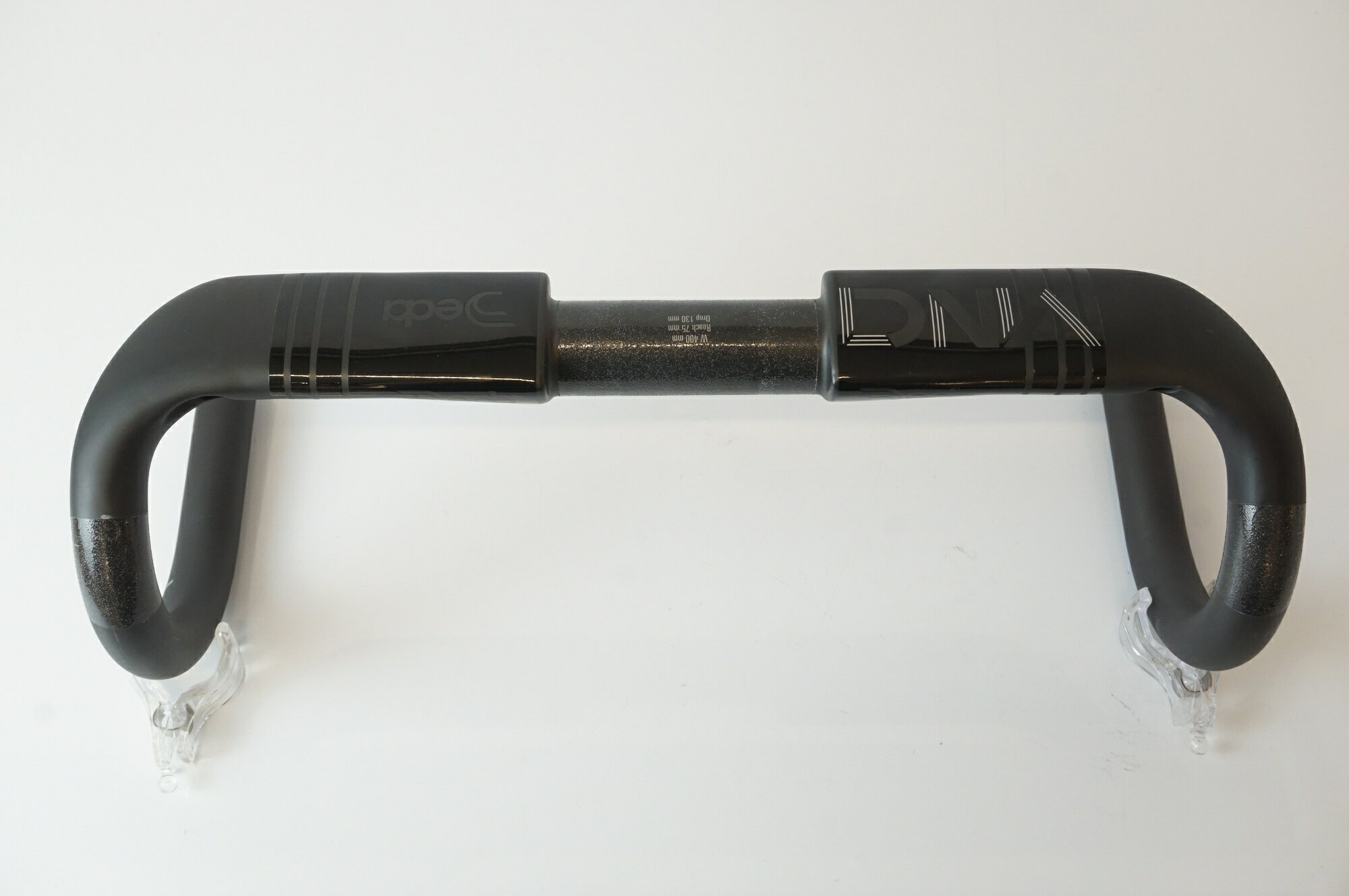 ■商品情報 ・φ31.7 ・400mm ■状態 ・使用に伴う小キズ、ヨゴレがございます。 ・掲載画像以外にも細かい傷や多少の汚れがございます。 【付属品】 ※画像に掲載している物で全てでございます。 ※画像にないものは欠品となりますためご注意ください。 ■注意事項【在庫について】 在庫管理は細心の注意を払い行なっておりますが、システムの都合により在庫有と表記の商品につきましても、実在庫の反映との時間差により在庫が無い場合がございます。弊社はそれに伴う全てにおいて一切の責任は負いかねます事、何卒ご了承くださいませ。ご注文頂きました商品のご用意が出来かねました場合は、お電話とメールにてキャンセルご承諾お願いのご連絡をさせて頂きます。【掲載画像について】撮影方法やお客様の閲覧環境により、実際の商品とは違った色の見え方となる場合がございます。上記理由による返品、変更、キャンセルは一切お受け致しかねますまたシステム等の不備により、商品ページに別商品が含まれている、別カラー・仕様が掲載されている、商品情報に誤表記がある場合がございますご不明点がございましたら必ずご注文前にお問い合わせくださいませ。