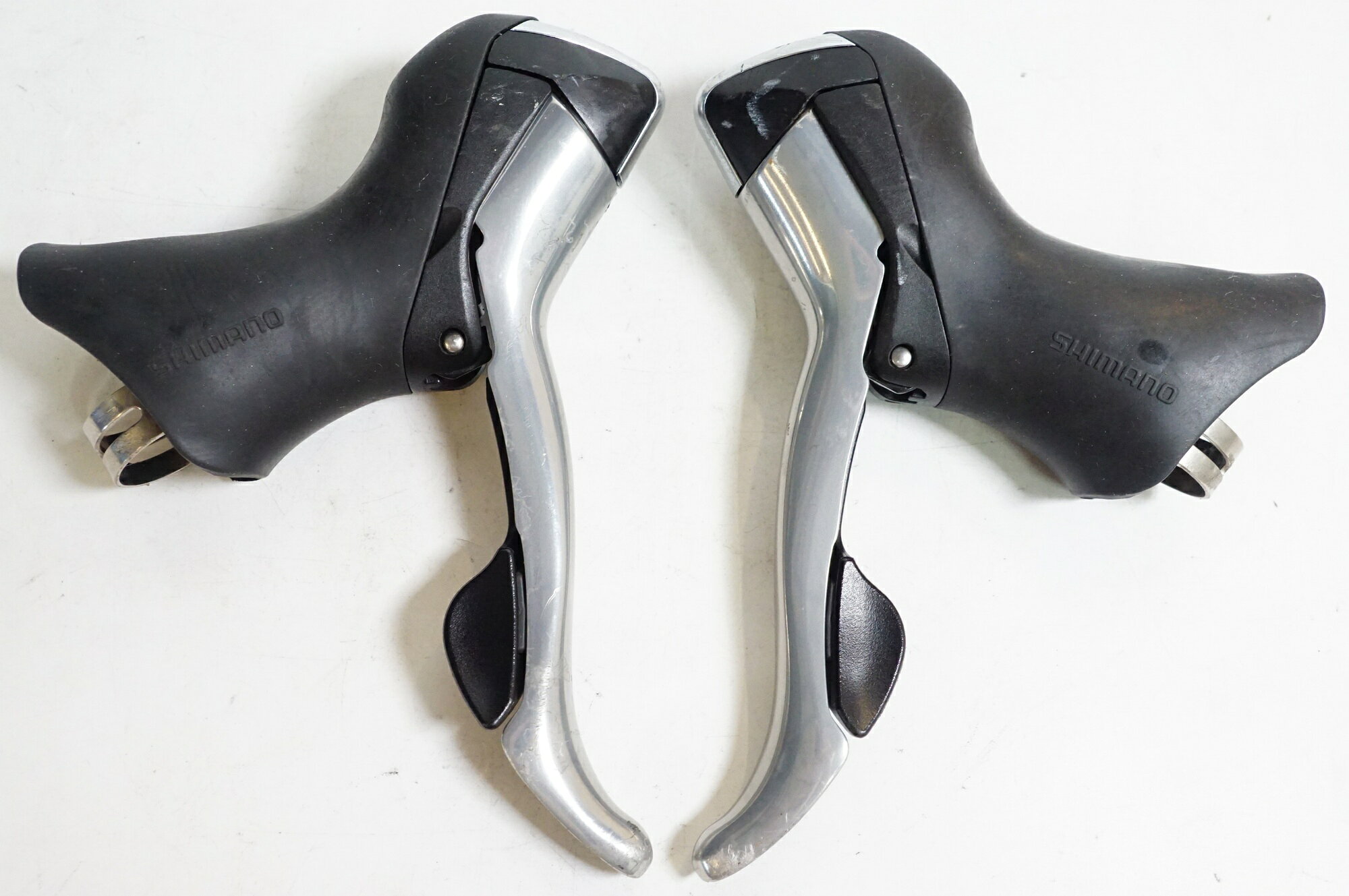 ■商品情報 ・2x10s ■状態 ・使用に伴う傷や多少の汚れがございます。 ・動作車体から外しております。 ■付属品 ・掲載しているものが全てになります。 ■注意事項【在庫について】 在庫管理は細心の注意を払い行なっておりますが、システムの都合により在庫有と表記の商品につきましても、実在庫の反映との時間差により在庫が無い場合がございます。弊社はそれに伴う全てにおいて一切の責任は負いかねます事、何卒ご了承くださいませ。ご注文頂きました商品のご用意が出来かねました場合は、お電話とメールにてキャンセルご承諾お願いのご連絡をさせて頂きます。【掲載画像について】撮影方法やお客様の閲覧環境により、実際の商品とは違った色の見え方となる場合がございます。上記理由による返品、変更、キャンセルは一切お受け致しかねますまたシステム等の不備により、商品ページに別商品が含まれている、別カラー・仕様が掲載されている、商品情報に誤表記がある場合がございますご不明点がございましたら必ずご注文前にお問い合わせくださいませ。