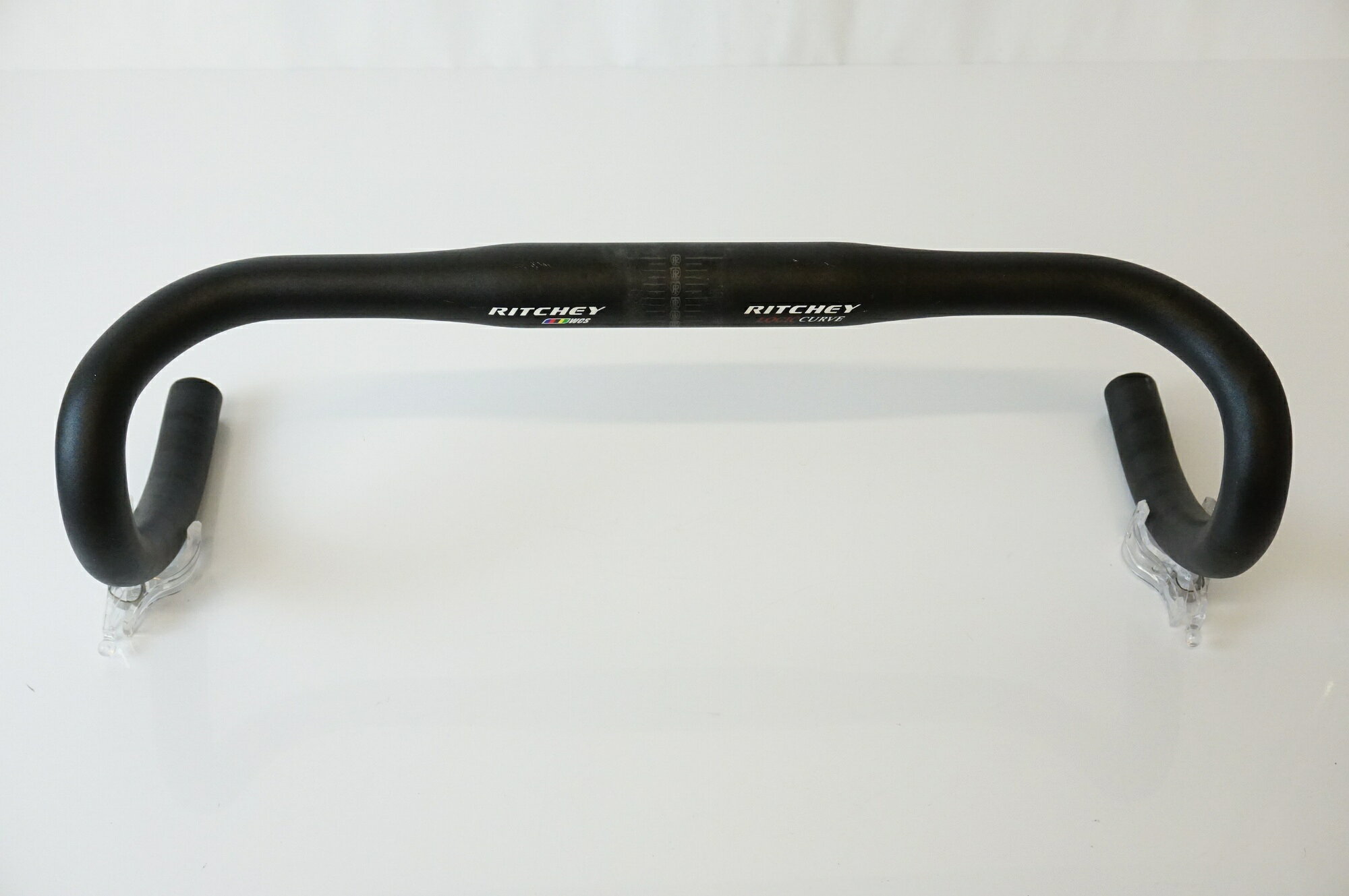 ■商品情報 ・φ31.8/420mm/ブラック ■状態 ・使用に伴う小キズ、ヨゴレがございます。 ・掲載画像以外にも細かい傷や多少の汚れがございます。 【付属品】 ※画像に掲載している物で全てでございます。 ※画像にないものは欠品となりますためご注意ください。 ■注意事項【在庫について】 在庫管理は細心の注意を払い行なっておりますが、システムの都合により在庫有と表記の商品につきましても、実在庫の反映との時間差により在庫が無い場合がございます。弊社はそれに伴う全てにおいて一切の責任は負いかねます事、何卒ご了承くださいませ。ご注文頂きました商品のご用意が出来かねました場合は、お電話とメールにてキャンセルご承諾お願いのご連絡をさせて頂きます。【掲載画像について】撮影方法やお客様の閲覧環境により、実際の商品とは違った色の見え方となる場合がございます。上記理由による返品、変更、キャンセルは一切お受け致しかねますまたシステム等の不備により、商品ページに別商品が含まれている、別カラー・仕様が掲載されている、商品情報に誤表記がある場合がございますご不明点がございましたら必ずご注文前にお問い合わせくださいませ。