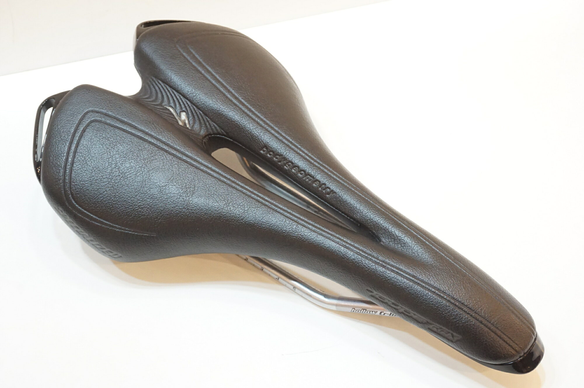 Specialized bridge自転車用サドル 2個セット 自転車 Specialized bridge自転車用サドル 2個セット