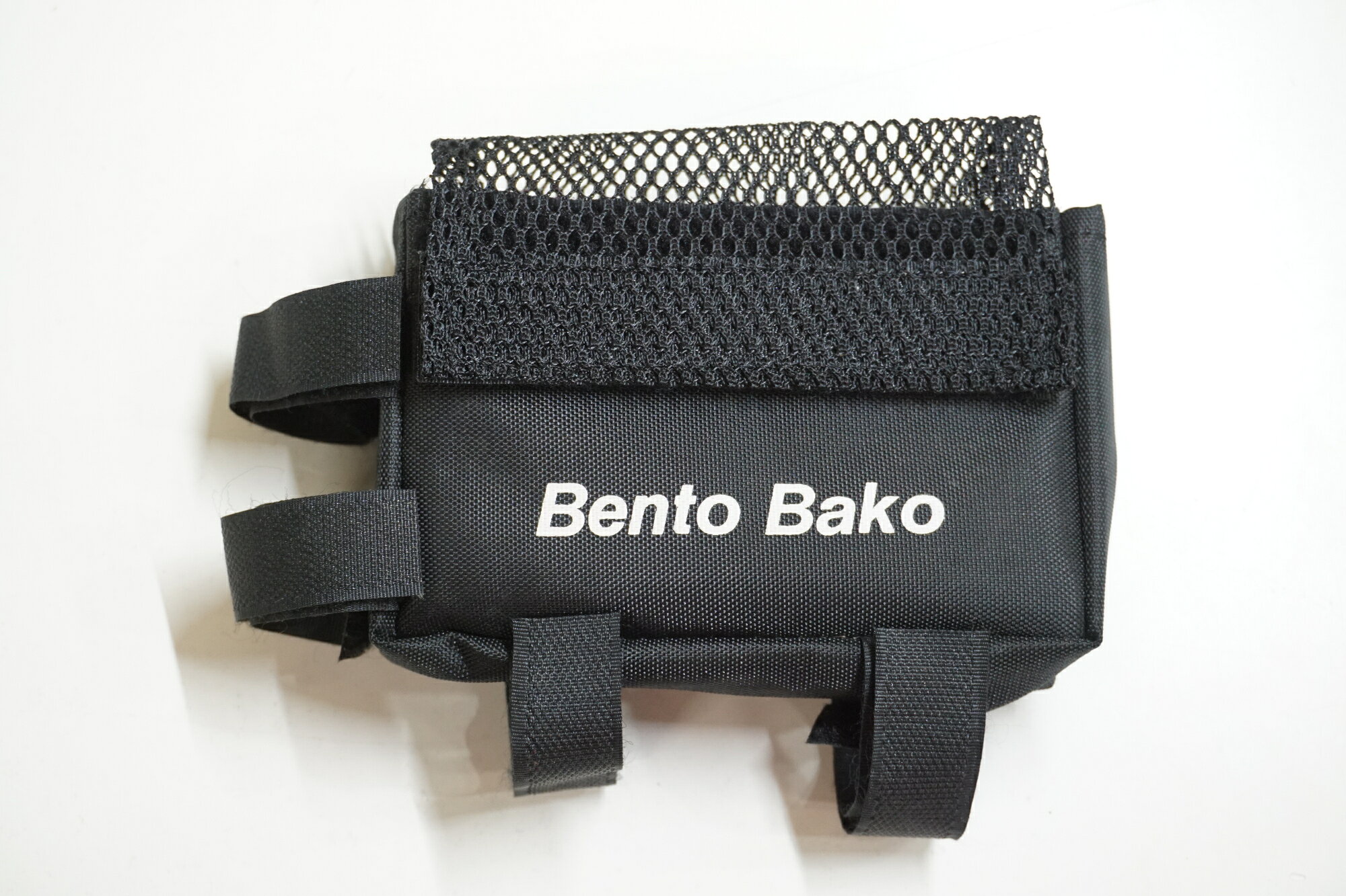 ■状態・使用に伴う小キズ、ヨゴレ等がございます。【付属品】※画像に掲載している物で全てでございます。※商品の一部でも画像に無いものは欠品となり、返品返金は致しかねます為ご注意ください。　 ■注意事項【在庫について】 在庫管理は細心の注意を払い行なっておりますが、システムの都合により在庫有と表記の商品につきましても、実在庫の反映との時間差により在庫が無い場合がございます。弊社はそれに伴う全てにおいて一切の責任は負いかねます事、何卒ご了承くださいませ。ご注文頂きました商品のご用意が出来かねました場合は、お電話とメールにてキャンセルご承諾お願いのご連絡をさせて頂きます。【掲載画像について】撮影方法やお客様の閲覧環境により、実際の商品とは違った色の見え方となる場合がございます。上記理由による返品、変更、キャンセルは一切お受け致しかねますまたシステム等の不備により、商品ページに別商品が含まれている、別カラー・仕様が掲載されている、商品情報に誤表記がある場合がございますご不明点がございましたら必ずご注文前にお問い合わせくださいませ。