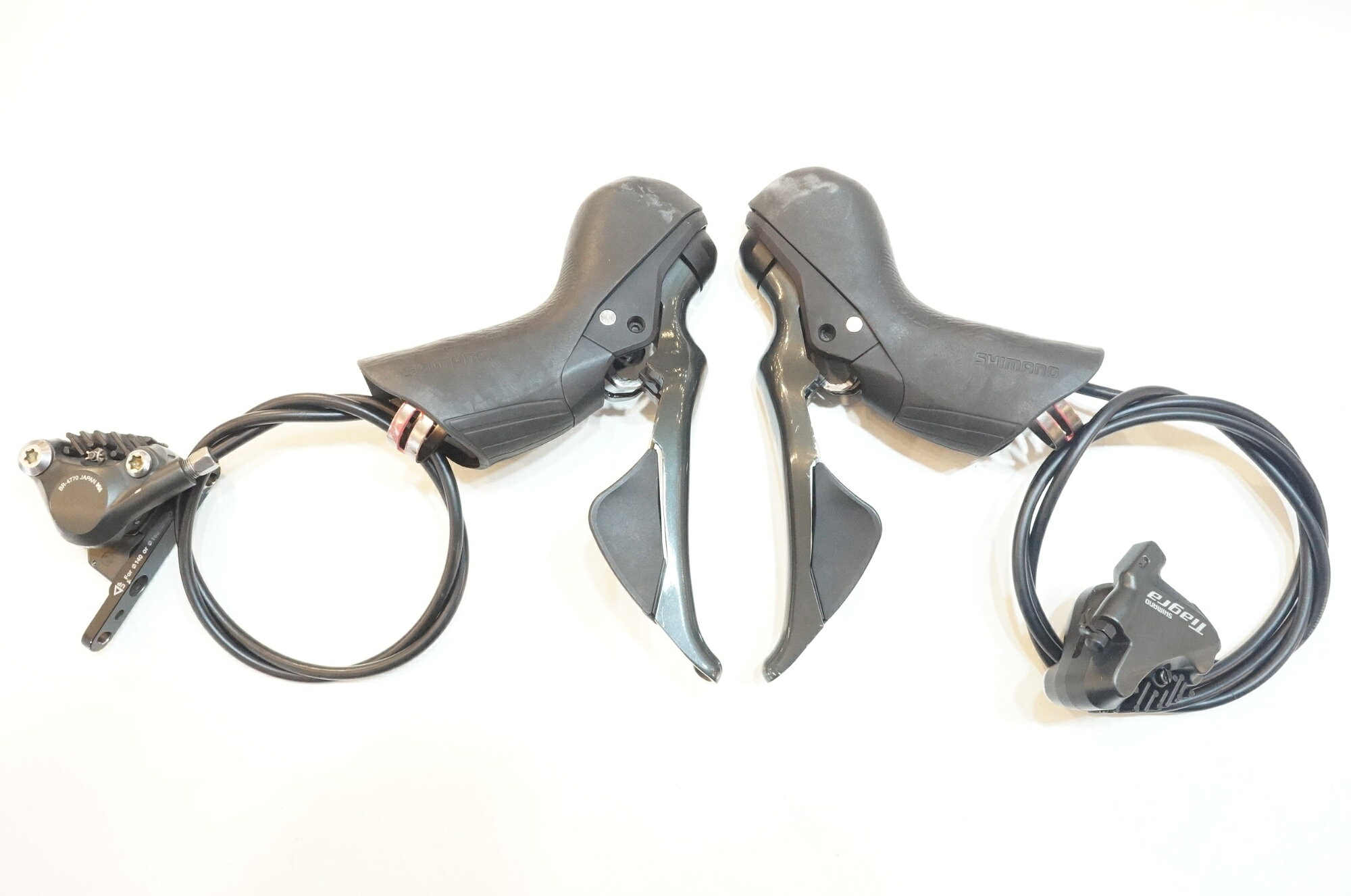 ■詳細・ST-4725・BR-4770■状態・使用に伴う小キズ、ヨゴレ等がございます。【付属品】※画像に掲載している物で全てでございます。※商品の一部でも画像に無いものは欠品となり、返品返金は致しかねます為ご注意ください。 ■注意事項【在庫について】 在庫管理は細心の注意を払い行なっておりますが、システムの都合により在庫有と表記の商品につきましても、実在庫の反映との時間差により在庫が無い場合がございます。弊社はそれに伴う全てにおいて一切の責任は負いかねます事、何卒ご了承くださいませ。ご注文頂きました商品のご用意が出来かねました場合は、お電話とメールにてキャンセルご承諾お願いのご連絡をさせて頂きます。【掲載画像について】撮影方法やお客様の閲覧環境により、実際の商品とは違った色の見え方となる場合がございます。上記理由による返品、変更、キャンセルは一切お受け致しかねますまたシステム等の不備により、商品ページに別商品が含まれている、別カラー・仕様が掲載されている、商品情報に誤表記がある場合がございますご不明点がございましたら必ずご注文前にお問い合わせくださいませ。