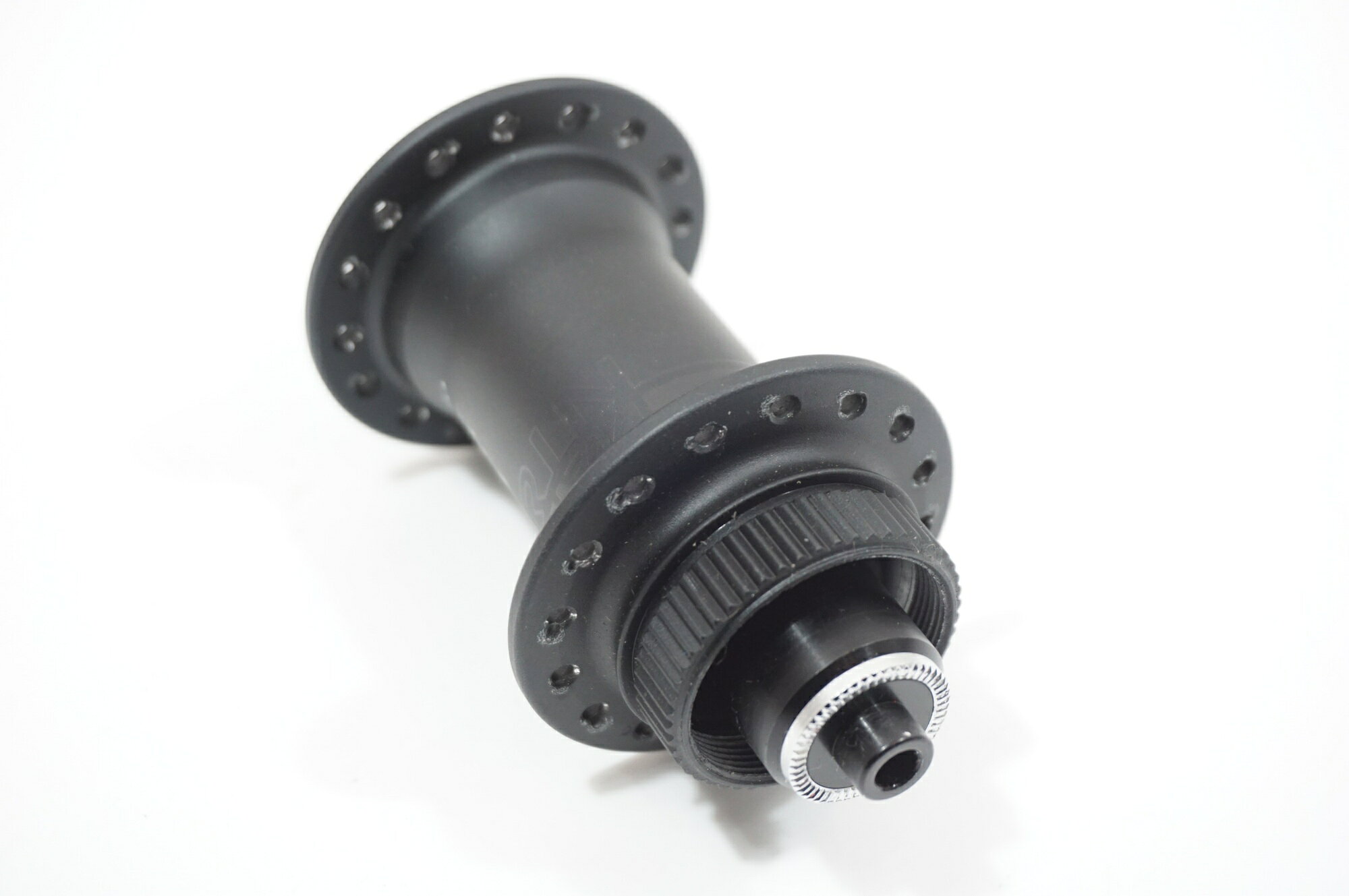 ■商品情報 ・32H ■状態 ・使用に伴うキズ、ヨゴレがございます。 ■付属品 ・掲載しているものがすべてになります。 ■注意事項【在庫について】 在庫管理は細心の注意を払い行なっておりますが、システムの都合により在庫有と表記の商品につきましても、実在庫の反映との時間差により在庫が無い場合がございます。弊社はそれに伴う全てにおいて一切の責任は負いかねます事、何卒ご了承くださいませ。ご注文頂きました商品のご用意が出来かねました場合は、お電話とメールにてキャンセルご承諾お願いのご連絡をさせて頂きます。【掲載画像について】撮影方法やお客様の閲覧環境により、実際の商品とは違った色の見え方となる場合がございます。上記理由による返品、変更、キャンセルは一切お受け致しかねますまたシステム等の不備により、商品ページに別商品が含まれている、別カラー・仕様が掲載されている、商品情報に誤表記がある場合がございますご不明点がございましたら必ずご注文前にお問い合わせくださいませ。