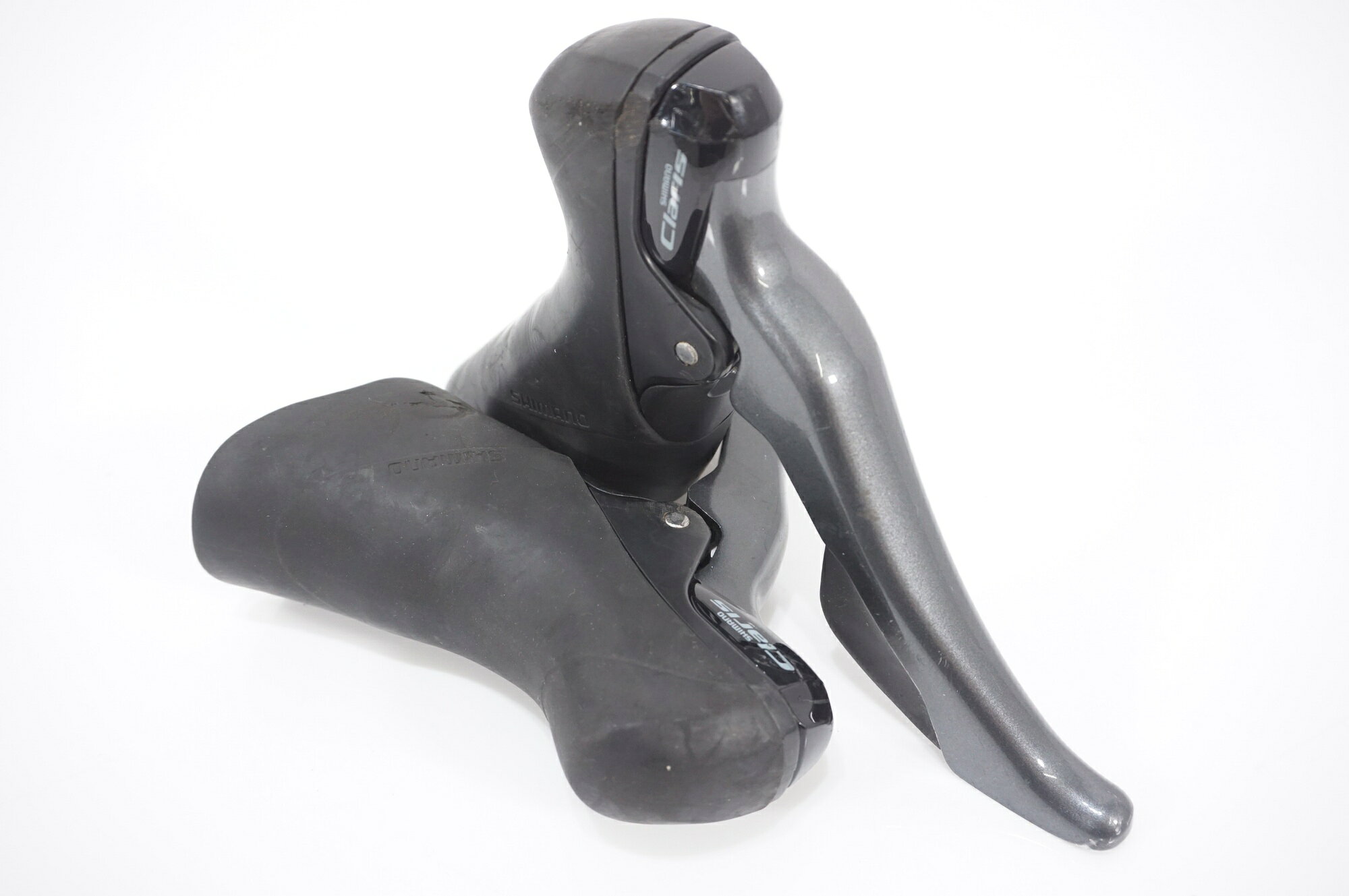 ■商品仕様 ・変速数：2 x 8s■状態・使用に伴う小キズ、ヨゴレ等がございます。【付属品】※画像に掲載している物で全てでございます。※商品の一部でも画像に無いものは欠品となり、返品返金は致しかねます為ご注意ください。 ■注意事項【在庫について】 在庫管理は細心の注意を払い行なっておりますが、システムの都合により在庫有と表記の商品につきましても、実在庫の反映との時間差により在庫が無い場合がございます。弊社はそれに伴う全てにおいて一切の責任は負いかねます事、何卒ご了承くださいませ。ご注文頂きました商品のご用意が出来かねました場合は、お電話とメールにてキャンセルご承諾お願いのご連絡をさせて頂きます。【掲載画像について】撮影方法やお客様の閲覧環境により、実際の商品とは違った色の見え方となる場合がございます。上記理由による返品、変更、キャンセルは一切お受け致しかねますまたシステム等の不備により、商品ページに別商品が含まれている、別カラー・仕様が掲載されている、商品情報に誤表記がある場合がございますご不明点がございましたら必ずご注文前にお問い合わせくださいませ。