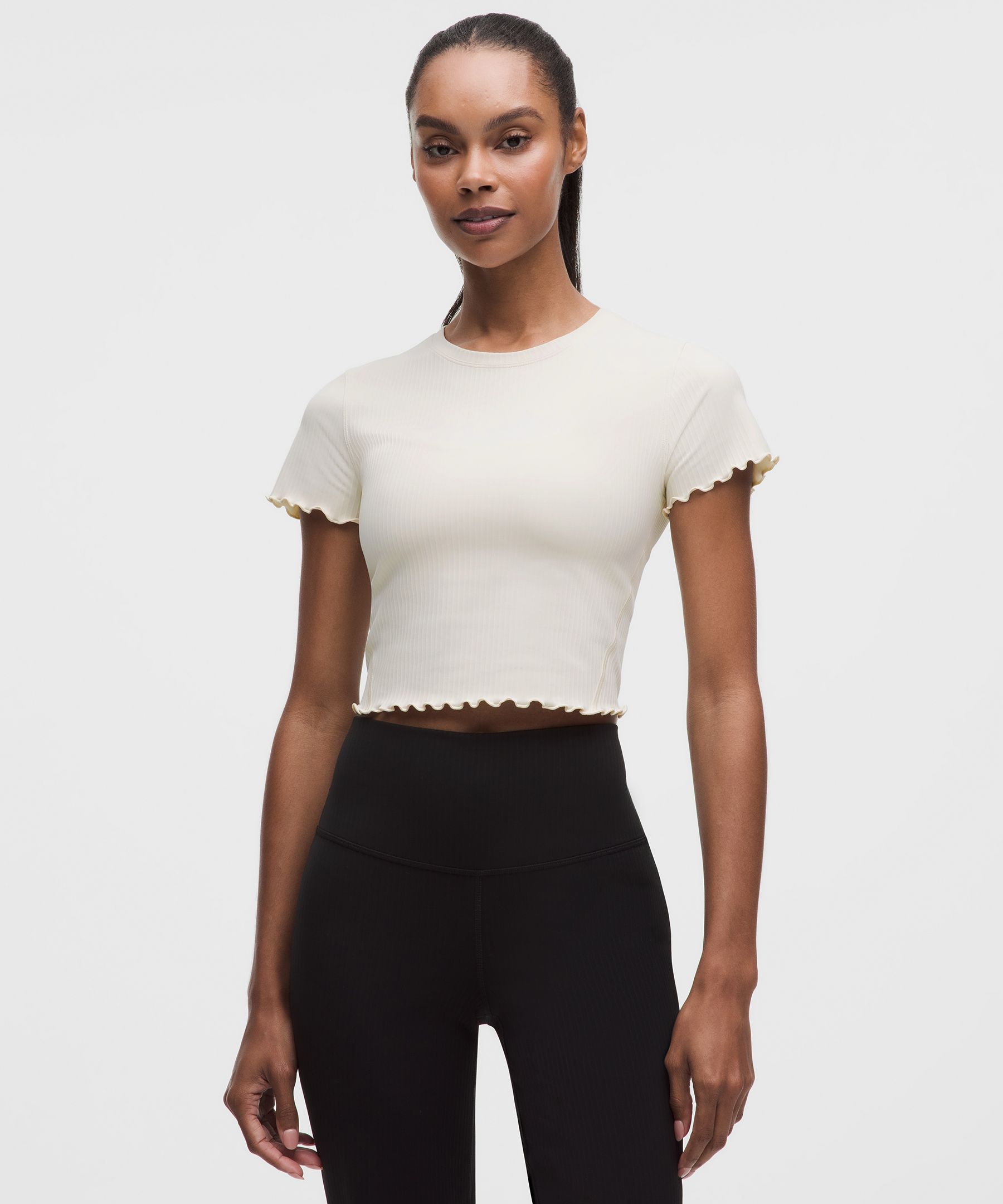  ルルレモン lululemon 女性 ルルレモン Align™ レタスヘムベビーTシャツ - ショートスリーブシャツ - カジュアル