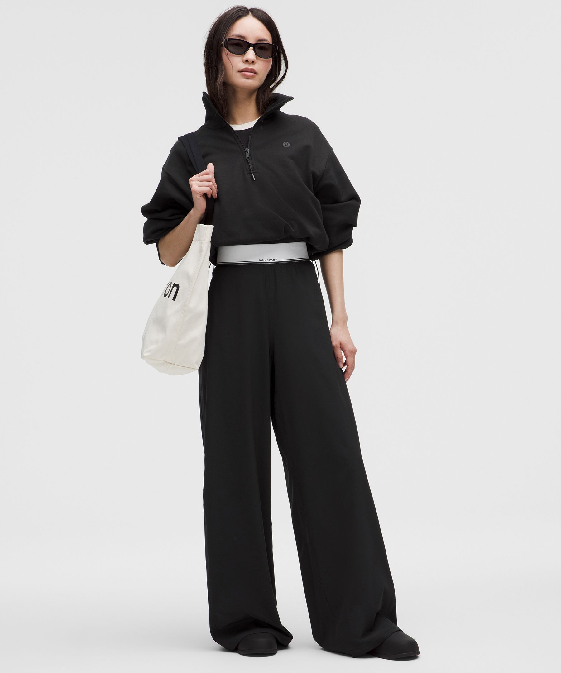【美品】ルルレモン lululemon クロップドパンツ ブラック サイズ6 美品】ルルレモン lululemon クロップドパンツ ブラック サイズ6