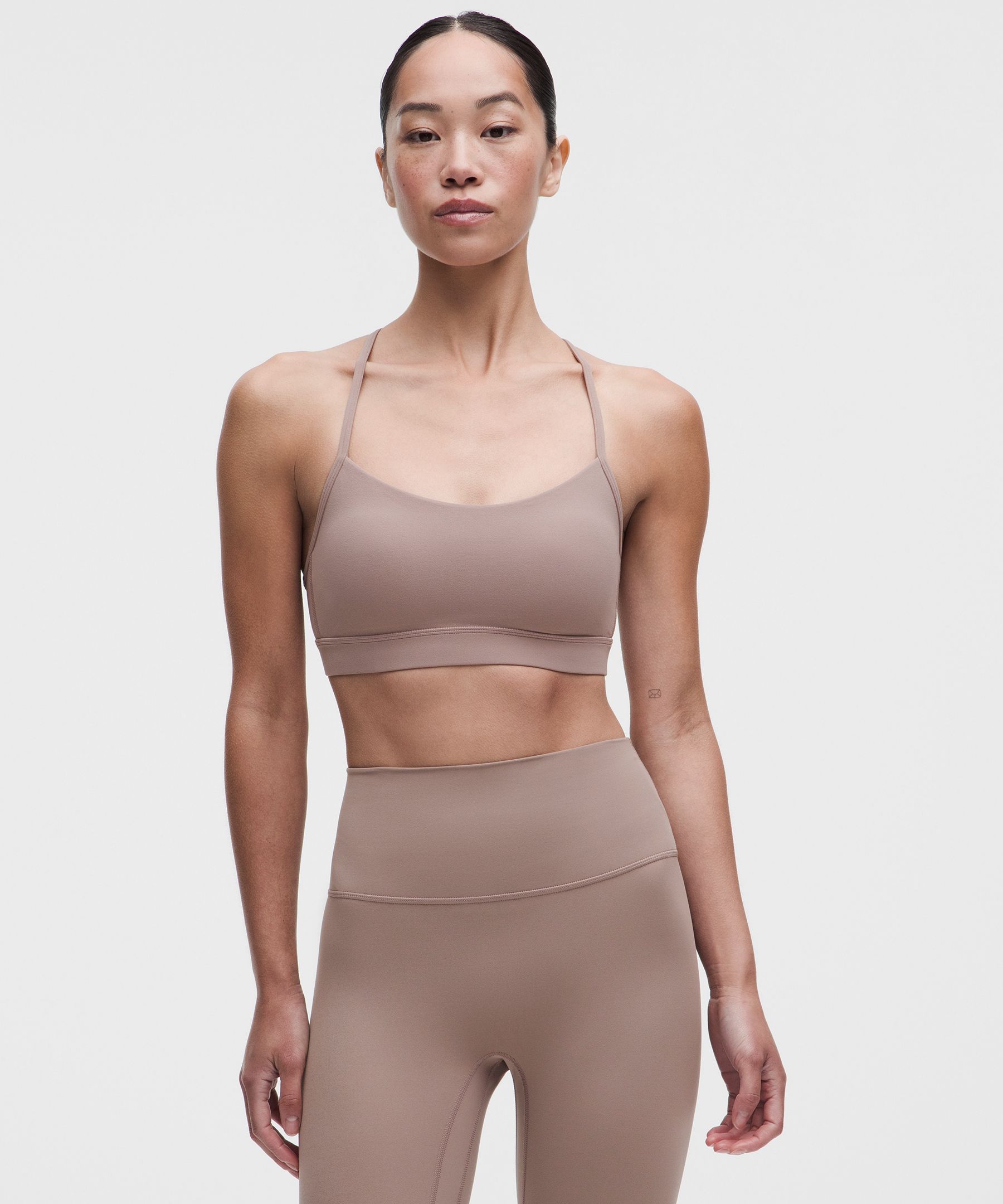  ルルレモン lululemon 女性 Flow Y ブラ Nulu *ライトサポート、B/Cカップ アジアフィット - スポーツブラ - ダンス