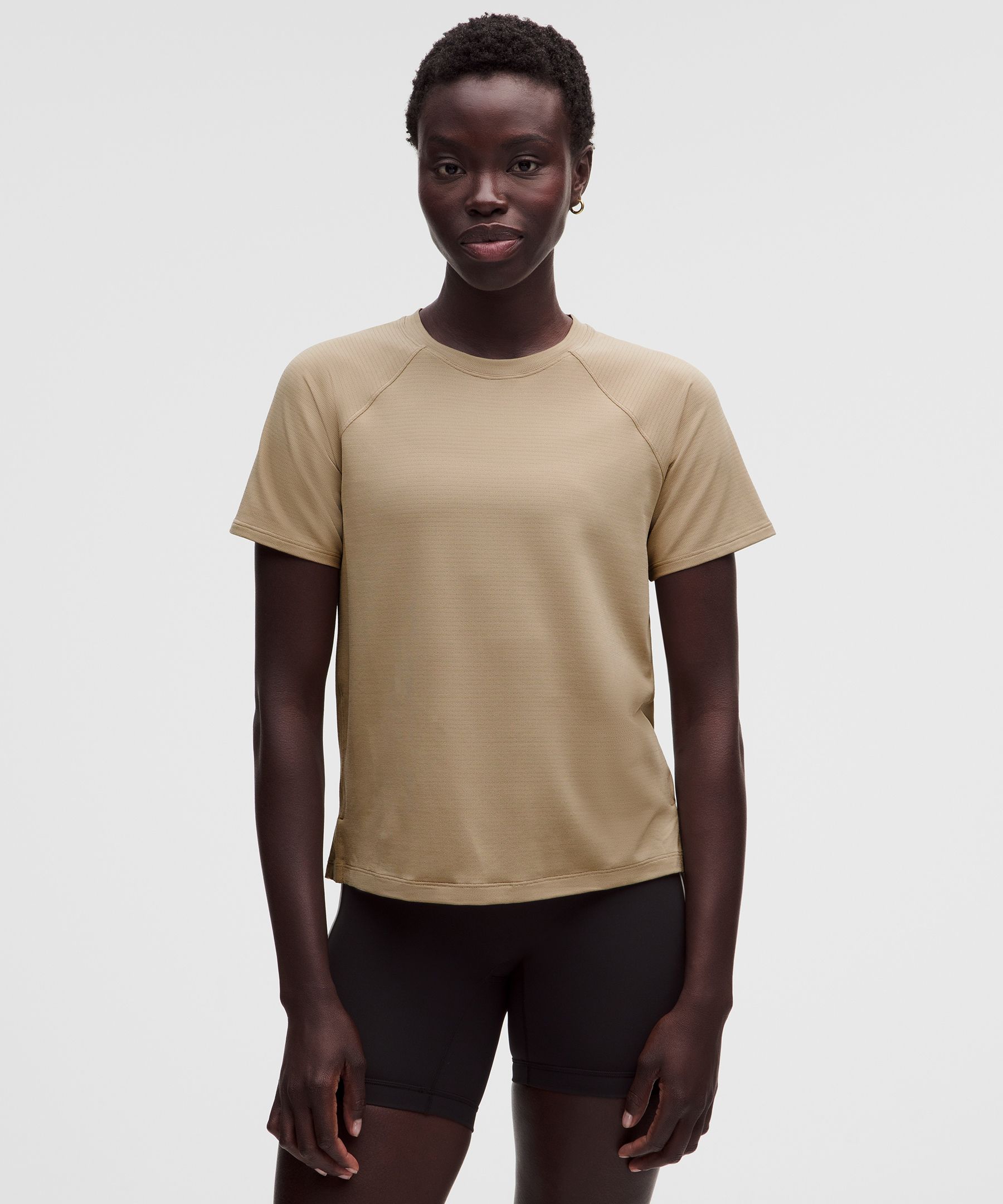 [公式] ルルレモン lululemon License to Train クラシックフィットTシャツ