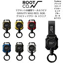 商品情報商品名【ROOT CO.】GRAVITY MAG REEL SQR.サイズ約 91×41×13mm重量約40gリール紐長さ最大約85cm素材ABS・PC・PE (紐)・シリコン・アルミ・真鍮・ステンレス・磁石付属品ナイロンベルト・予備ネジ (4個)、六角レンチ耐荷重マグネット耐荷重2.8kg（推奨吊り下げ重量300g）型番GMRS-443503/GMRS-443510/GMRS-443527/GMRS-443534/GMRS-443541/GMRS-443558/GMRS-443565/GMRS-443572注意この商品は当店実店舗でも販売しております。在庫数の更新は随時行っておりますが、お買い上げいただいた商品が、品切れになってしまうこともございます。その場合、お客様には必ず連絡をいたしますが、万が一入荷予定がない場合は、キャンセルさせていただく場合もございますことをあらかじめご了承ください。当店では配送の都合上、申し訳ありませんが「ラッピング・のし」はご対応できません。【ROOT CO. ルートコー】マグネット内蔵コードリールGRAVITY MAG REEL SQR. グラビティマグリール スクエア ルートコー正規販売店釣り 登山 キャンプ フェス 旅行 など様々なアウトドアアクティビティで活躍 機能性と実用性を兼ね備えたタクティカルなマグネット内蔵コードリールギアホルダーMAG REEL シリーズの新作『MAGREEL SQR.』。MAGREELシリーズの特徴である《マグネット内蔵リールキーホルダー》の機能はそのままに、「MAG REEL 360」とはまた違った拡張性とフィット感を有しています。最大の特徴は上部ループ部に採用したスリット。アウトドア用ザックやパンツ、ウェアに搭載されているループやウェビングテープへ直接装着が可能で、簡単に取り付けられる反面外れにくい仕様となっています。iPhoneやスマホ・小銭入れ・ポーチなど、大切なアイテムを吊り下げれば落下防止や紛失防止に。さらにリール内から伸縮自在なコードを伸ばすことでカラビナリール（キーリール）やピンオンリールとして、使いたいときにスマートにアイテムを手元で使うことができます。ギアテイストのデザイン＆7カラー展開。キャンプ・登山やハイキング・トレッキング・釣りなど様々なアウトドアアクティビティにおいて、360とSQR.と用途や取り付け箇所によっての使い分けもおすすめです。●拡張性の高いスリット入りループ本体上部にはカラビナではなく、スリットのはいった"ループ"を搭載。これにより、アウトドア用スリングやウェビングループなど、20mm幅の「フラットテープ形状」の箇所に直接取り付けが可能。さらに取り付け側へのフィット感もカラビナタイプに比べ向上しました。また付属のナイロンウェビングを装着すれば、カラビナや横向きのモールテープ等へのジョイントも可能で、用途に合わせて使い方をアレンジいただけます。●伸縮可能なリール伸縮自在なリール紐は伸長約85cm＆300gまでのものを吊り下げ可能です。吊り下げたツールの使用時はリールコードを伸ばして素早く手元へ引き寄せ、使用後は簡単に戻してロック。従来のカラビナのように使用時に取り外さなければいけない手間をなくします。●マグネット内蔵ホルダー 　上部本体と下部丸カラビナの接合部にはマグネットを内蔵。リールを伸ばして使用したアイテムを戻した際に、しっかりと元のカラビナ部へ固定します。また、吊り下げたアイテムの重さでリールが勝手に伸びてしまうのを防ぎます。さらに、マグネット接合部は360°回転するので、どの角度からも扱いやすくなっています。●デザインアウトドアテイストをとりいれたタフネスなデザイン。既存のMAG REEL 360の丸型からスクエア型となりました。さらに細部にローレット加工を施すなど、よりギアライクな質感にもこだわっています。アウトドアスタイルと相性の良いブラック・ホワイト・カーキ・コヨーテの他、コーディネートのワンポイントになる鮮やかなブルー・レッド・イエローの全7カラー●使い方いろいろ釣りや登山はもちろん、キャンプシーンやフェス、旅行など様々なアウトドアアクティビティで活躍します。大切なスマートフォンやデジタルカメラ・鍵（車のキー）・アウトドア用マルチツール・トラベルグッズ・財布・ポーチなど。 2