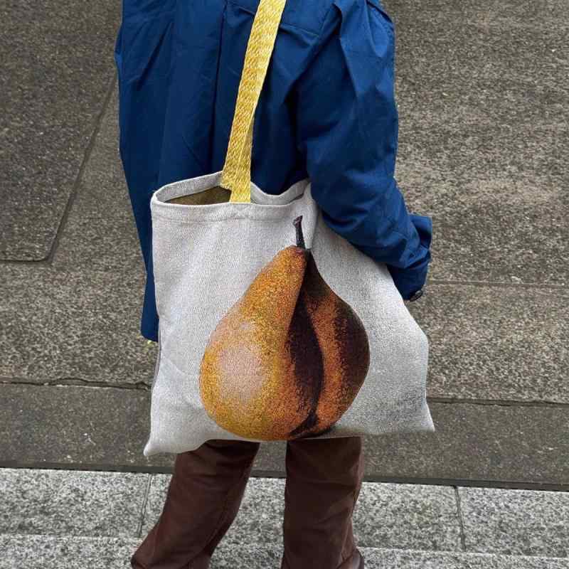 樂天商城 - トートバッグ ショルダーバッグ 肩掛け 斜め掛け 手提げ ユニークデザイン 油絵風 手描き風 洋梨 ぶどう柄 高級感 大容量 キャンバス生地 配色 レトロ ヴィンテージ 普段使い 春夏