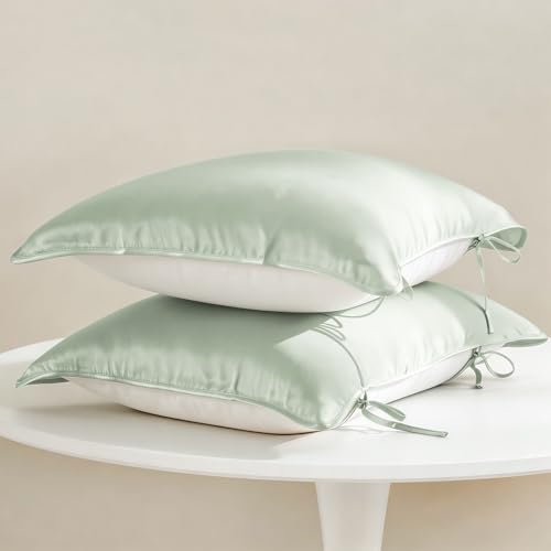 グリーン*二枚/53*75cm/-・Color:グリーン*二枚・天然繊維:シルク製品の専門ブランドとして、弊社の製品はOEKO認証を受けた100％シルク製品です。有害物質が気になる敏感肌の方にも安心してお使いいただけます。このシルク枕カバーは紐結びタイプ、片面は100％シルクで、無地のデザインはシンプルで汎用性が高くです！・美髪・美肌:シルクは、摩擦を軽減し、肌に潤いを与える優れた素材として、近年美容界で注目を集めています。 シルクの表面は滑らかなので摩擦が起こりにくく、切れ毛・枝毛の悩みも改善できます。 シルクの枕カバーは純綿の枕カバーより通気性に優れています。肌の水分を調節し、肌に栄養を与えます。シルクも、ダニやカビの繁殖を防ぎ、皮膚アレルギーを防ぐことができます。綿と比較して、シルクの枕カバーが最適なです！・四季適応:夏は涼しく、冬は暖かい寝具で、一年中快適な睡眠環境を提供し、睡眠サポートに効果があります。また、速乾性に優れているため、梅雨季など衣類が乾きにくい時でも速く乾きます！・に最適:シルクは高級な素材で、しなやかで光沢があります。シルクの枕カ洗濯方法:1. 洗濯機の場合は、ソフトモードを選び、洗濯ネットを使用してください。2.手洗いの場合は、水温が 30 度以下であることが最適です。中性洗剤または専用のシルク洗剤を使用します。強くこすったり絞ったりしないでください。3. 洗浄後、乾燥機や直射日光不可です。風通しの良い日陰で陰干ししてください。アイロンをかける際の温度は120℃〜140℃程度に調節してください。