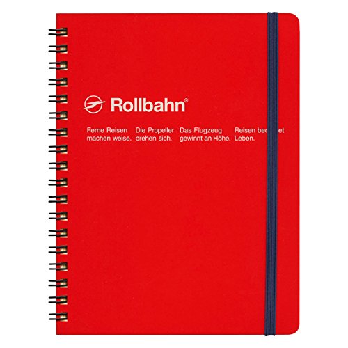 レッド/-/DF-NRP03_RE・Color:レッド・パッケージ個数:1・素材 　：紙・生産国 ：日本・サイズ ：横143×縦182×厚み15mm・仕様 　：5mm方眼/140ページ/切離しミシン目付き/PPポケット5枚付き書きやすく、にじまないリング式ノート 「シンプルで飽きのこないデザイン」と「使いやすさ」が一体となった、デルフォニックスの定番ノート。 立ち姿勢でも書きやすい厚手の表紙。インクがにじみにくく裏移りしにくい5mm方眼の上質紙です。 全ページミシン目付きのため、相手にメモを渡すときにもスマート。 巻末にはクリアポケットも付いています。