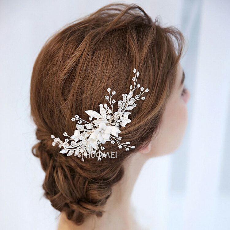 花嫁髪飾り 結婚式 ウェディング ティアラ ヘアアクセサリー ホワイトリーフ 披露宴 パーティー フラワー ガール ブライド ヘアーアクセサリー ヘッドドレス 花 ブライダル ダンス まとめ髪 ヘアアクセサリー　髪留め ヘアアレンジ 髪飾り ヘッドアクセ ヘアアクセ