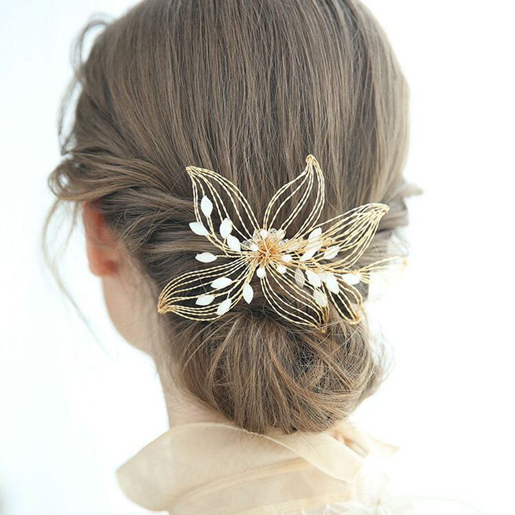 花嫁髪飾り 結婚式 ウェディング ティアラ ヘアアクセサリー ホワイトリーフ 披露宴 パーティー フラワー ガール ブライド ヘアーアクセサリー ヘッドドレス 花 ブライダル ダンス まとめ髪 ヘアアクセサリー　髪留め ヘアアレンジ 髪飾り ヘッドアクセ ヘアアクセ