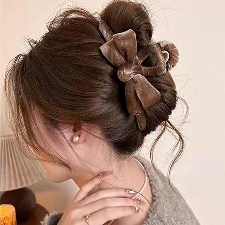 【送料無料】ベロアリボンヘアクリップ 2カラー オフィス 髪留め クリップ 可愛い シンプル オシャレ まとめ 髪　大人韓国アクセサリー 上品 可愛い 自分へのご褒美 ヘアクリップ サテン 人気 髪留めのサムネイル