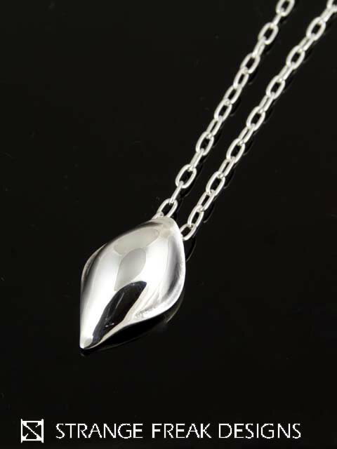 STRANGE FREAK DESIGNS[レグナ　ペンダント](シルバーアクセサリー/シルバー925/Silver925/ストレンジフリークデザインス/ストフリ/ペンダント/ネックレス/メンズ/ユニセックス/)