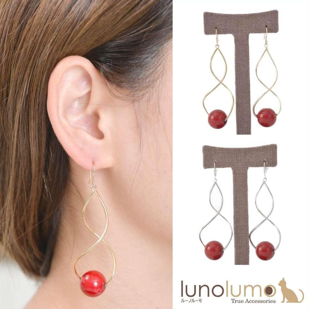 再入荷 クラシカルレッド ツイストメタルとレッドボールの大きめピアス PI