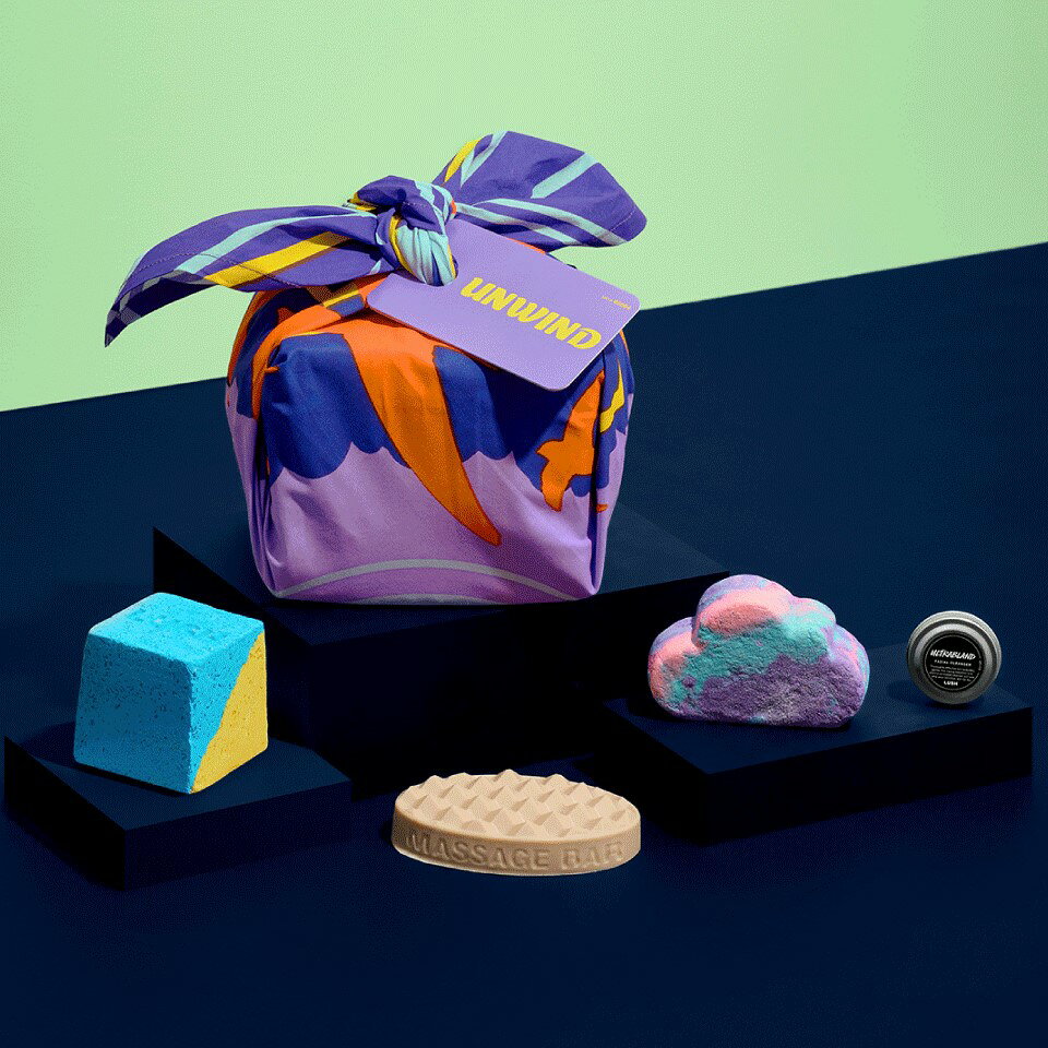 LUSH公式 楽天市場店のLUSH アンワインド ギフト ギフトセット 詰め合わせ プレゼント バスボム バブルバー 泡風呂 入浴剤 ボディソープ 保湿 リラックス 癒やし 睡眠 ナイトケア 贈り物 誕生日 記念日 ご褒美 ラッシュ 公式｜アングル2