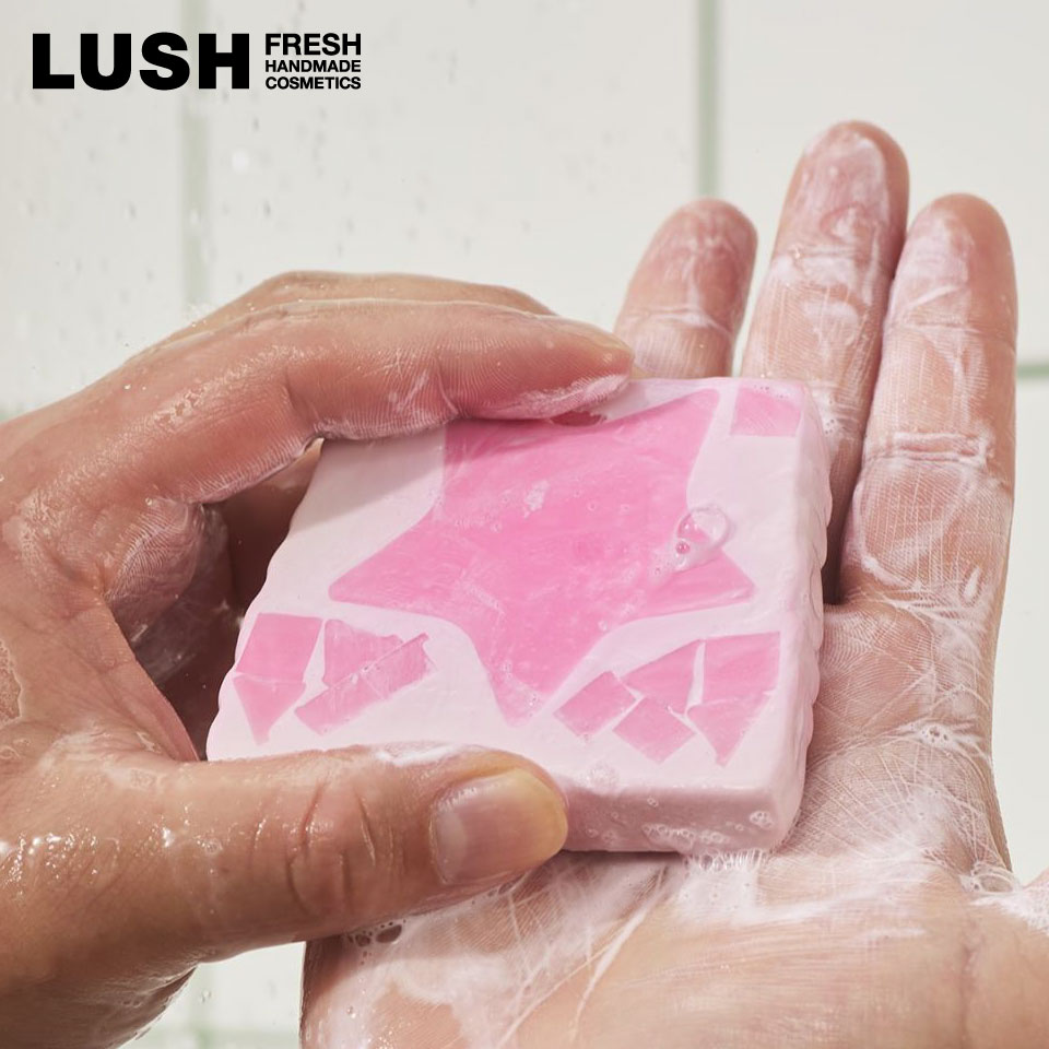 楽天市場】LUSH ラッシュ フェアリーキャンディ シャワージェル Snow