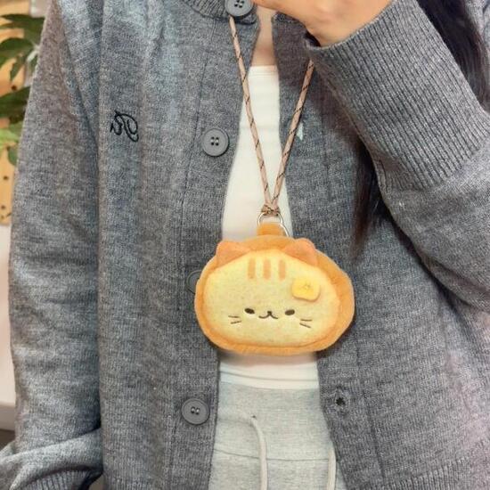 Pochettes - 【送料無料】ミニポシェット　首かけネコ　小銭入れ　ネコポーチ　斜めバッグ ショルダーバッグ 子供 女の子バッグ 斜め掛け 小さなバッグ 軽量 萌え萌え おしゃれ　2色