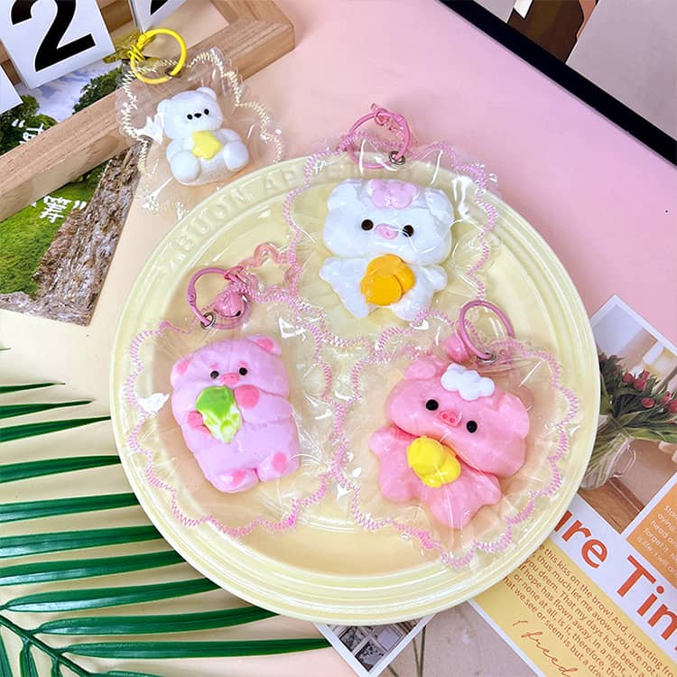 キーホルダー 豚ちゃん柄 動物 もちもち 癒しグッズ ストレス解消 くまちゃん 解圧おもちゃ ぷにぷに スクイーズ 握るおもちゃ ふわふわ クリーム 柔らかい もちとろ 水感スクイーズ スクイーズ 子供 大人可愛い バッグチャーム アニマル プレゼント ギフト lutella-10000043 ルテラ サンプル画像3