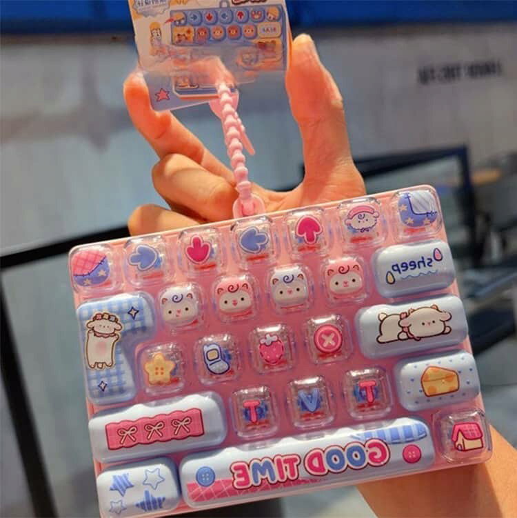 SNSで話題 子供向けのおもちゃ 可愛い フィジェットキーボード キーホルダー 26キー スクイーズ キーボードチャーム バッグチャーム ストレス解消 グッズ 手遊び 無限 減圧 おもちゃ ボタン 握る 暇つぶし ストレス発散 大人 子供 ミニキーボード 送料無料 lutella-10011758 ルテラ サンプル画像2