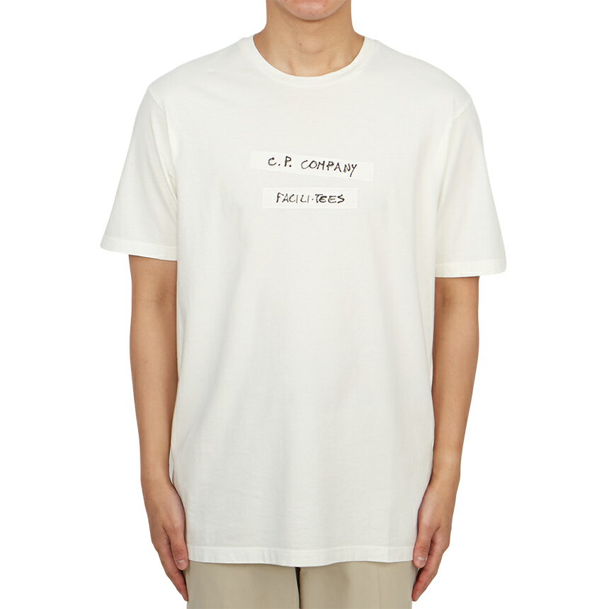CP COMPANY シーピーカンパニー 2024SS シーピーカンパニー 半袖Tシャツ 商品説明 2024SS シーピーカンパニー 半袖Tシャツ ブランド CP COMPANY シーピーカンパニー 品番 16CMTS289A 005431G 103 素材 100% Cotton カラ― アイボリー サイズ サイズ 肩幅 バスト 袖幅 袖丈 総長さ JPサイズ(CM) モデル M 47 52 23 23 75.5 95 - L 48.5 55 24 23.5 76 100 ● XL 50 58 25 24 76.5 105 - XXL 51.5 61 26 24.5 77 110 - 重さ 218g(XXL Size) 生産国 イタリア 付属品 説明書, タグ, 商品 備考 ● 提供される実測サイズは、測定方法によっては若干異なる場合がございますので、予めご了承下さい。 ● 革製品の場合、ソフトでナチュラルな革で表面が違ったり、微細なシワやスクラッチがあることがありますが、不良品ではありませんので、ご了承ください。 ●メッキ処理された製品の場合、製品の特性上、使用及び摩擦によりメッキがはがれることがあり、メッキの変色、摩耗の毀損などは修理できない場合がありますので、ご了承ください。 ●当店でご購入された商品は、原則として、「個人輸入」としての取り扱いになり、全て韓国の釜山からお客様のもとへ直送されます。 ●個人輸入される商品は、全てご注文者自身の「個人使用・個人消費（日本に居住する者に寄贈される物で、当該寄贈を受ける者の個人的な使用に供される場合を含みます。）」が前提となります。第三者への譲渡・転売が法令で禁止されるもの（医薬品、医薬部外品、化粧品等を含みますが、これに限られません。）もございますのでご注意下さい。 ●通関時に関税・輸入消費税が課税される可能性があります。課税額はご注文時には確定しておらず、通関時に確定しますので、商品の受け取り時に着払いでお支払いください。詳細は こちらご確認下さい。 ●色がある場合、モニターの発色の具合によって実際のものと色が異なる場合がある