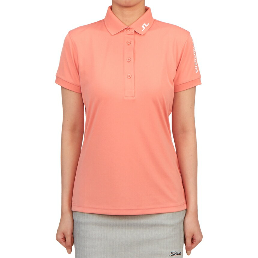 ジェイリンドバーグ 2024SS ジェイリンドバーグ 半袖Tシャツ 商品説明 2024SS ジェイリンドバーグ 半袖Tシャツ ブランド ジェイリンドバーグ 品番 GWJT09006 S086 素材 100% Polyester カラ― コーラル サイズ サイズ 肩幅 バスト 袖幅 袖丈 総長さ JPサイズ(CM) モデル XS 37 42 15 15 61.5 85 - S 39 44 15.5 16 63 90 ● M 41 46 16 17 64.5 95 - L 43 48 16.5 18 66 100 - 重さ 184g(L Size) 生産国 インドネシア 付属品 説明書, スペアボタン, タグ, 商品 備考 液温は40 ℃を限度とし、洗濯機で洗濯出来る , 塩素系及び酸素系漂白剤の使用禁止 , 底面温度110 ℃を限度としてスチームなしでアイロン仕上げができる , ドライクリーニング禁止 , 低い温度でのタンブル乾燥ができる ● 提供される実測サイズは、測定方法によっては若干異なる場合がございますので、予めご了承下さい。 ● 革製品の場合、ソフトでナチュラルな革で表面が違ったり、微細なシワやスクラッチがあることがありますが、不良品ではありませんので、ご了承ください。 ●メッキ処理された製品の場合、製品の特性上、使用及び摩擦によりメッキがはがれることがあり、メッキの変色、摩耗の毀損などは修理できない場合がありますので、ご了承ください。 ●当店でご購入された商品は、原則として、「個人輸入」としての取り扱いになり、全て韓国の釜山からお客様のもとへ直送されます。 ●個人輸入される商品は、全てご注文者自身の「個人使用・個人消費」が前提となりますので、ご注文された商品を第三者へ譲渡・転売することは法律で禁止されております。 ●通関時に関税・輸入消費税が課税される可能性があります。課税額はご注文時には確定しておらず、通関時に確定しますので、商品の受け取り時に着払いでお支払いください。詳細は こちらご確認下さい。 ●色がある場合、モニターの発色の具合によって実際のものと色が異なる場合がある