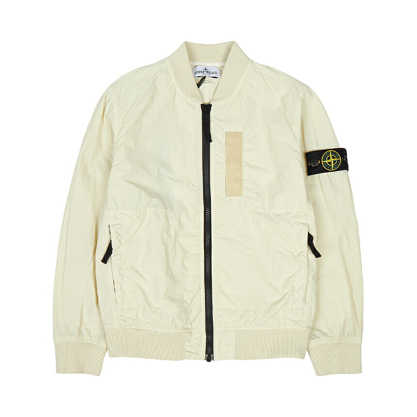 STONE ISLAND KIDS ストーンアイランドキッズ 2024SS ストーンアイランドキッズ ジャンパー 商品説明 2024SS ストーンアイランドキッズ ジャンパー ブランド STONE ISLAND KIDS ストーンアイランドキッズ 品番 801640430 V0091 10A12A 素材 Outer : 80% Polyamide, 20% Cotton / Lining : 100% Polyamide カラ― ベージュ サイズ サイズ 肩幅 バスト 袖幅 袖丈 総長さ JPサイズ(CM) モデル 10A 39 46.5 18.5 53.5 55 10세 - 12A 41.5 50.5 19 59 59.5 12세 - 重さ 335g(12A Size) 生産国 ベトナム 付属品 ハンガー, タグ, 商品 備考 ● 提供される実測サイズは、測定方法によっては若干異なる場合がございますので、予めご了承下さい。 ● 革製品の場合、ソフトでナチュラルな革で表面が違ったり、微細なシワやスクラッチがあることがありますが、不良品ではありませんので、ご了承ください。 ●メッキ処理された製品の場合、製品の特性上、使用及び摩擦によりメッキがはがれることがあり、メッキの変色、摩耗の毀損などは修理できない場合がありますので、ご了承ください。 ●当店でご購入された商品は、原則として、「個人輸入」としての取り扱いになり、全て韓国の釜山からお客様のもとへ直送されます。 ●個人輸入される商品は、全てご注文者自身の「個人使用・個人消費（日本に居住する者に寄贈される物で、当該寄贈を受ける者の個人的な使用に供される場合を含みます。）」が前提となります。第三者への譲渡・転売が法令で禁止されるもの（医薬品、医薬部外品、化粧品等を含みますが、これに限られません。）もございますのでご注意下さい。 ●色がある場合、モニターの発色の具合によって実際のものと色が異なる場合がある 注意事項(株)ウィズカンパニーの幼児服は、KATRI(韓国衣類試験研究院)で安全認証を経て販売されます。