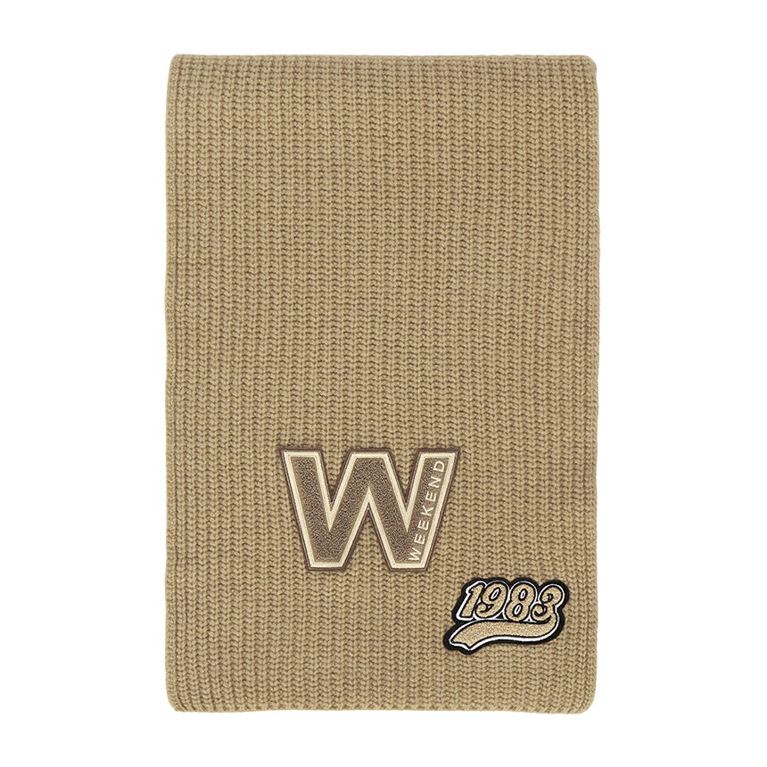 MAX MARA マックスマーラ 2024FW マックスマーラ スカーフ/マフラー 商品説明 2024FW マックスマーラ スカーフ/マフラー ブランド MAX MARA マックスマーラ 品番 25746015650 BARDIES 003 素材 100% Virgin Wool カラ― キャメル サイズ サイズ 横 縦 重さ/ケース込 単品 202 35 320g/356g 生産国 チュニジア 付属品 タグ, 商品 備考 ● 提供される実測サイズは、測定方法によっては若干異なる場合がございますので、予めご了承下さい。 ● 革製品の場合、ソフトでナチュラルな革で表面が違ったり、微細なシワやスクラッチがあることがありますが、不良品ではありませんので、ご了承ください。 ●メッキ処理された製品の場合、製品の特性上、使用及び摩擦によりメッキがはがれることがあり、メッキの変色、摩耗の毀損などは修理できない場合がありますので、ご了承ください。 ●当店でご購入された商品は、原則として、「個人輸入」としての取り扱いになり、全て韓国の釜山からお客様のもとへ直送されます。 ●個人輸入される商品は、全てご注文者自身の「個人使用・個人消費（日本に居住する者に寄贈される物で、当該寄贈を受ける者の個人的な使用に供される場合を含みます。）」が前提となります。第三者への譲渡・転売が法令で禁止されるもの（医薬品、医薬部外品、化粧品等を含みますが、これに限られません。）もございますのでご注意下さい。 ●通関時に関税・輸入消費税が課税される可能性があります。課税額はご注文時には確定しておらず、通関時に確定しますので、商品の受け取り時に着払いでお支払いください。詳細は こちらご確認下さい。 ●色がある場合、モニターの発色の具合によって実際のものと色が異なる場合がある 注意事項本商品は入庫時期によって原産地が異なります。ランダムで発送されますので、ご了承の上、ご購入ください。(この理由により無償交換、返品はお受け致しかねますので、ご了承ください。)