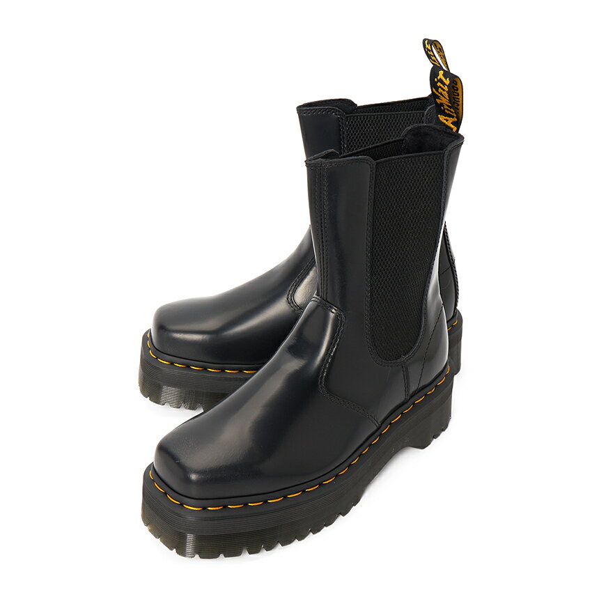 DR. MARTENS ドクターマーチン 2023FW ドクターマーチン ブーツ/ウォーカー 商品説明 2023FW ドクターマーチン ブーツ/ウォーカー ブランド DR. MARTENS ドクターマーチン 品番 31151001 BLACK M 素材 表地 - 革(牛革),コットン, 裏地 - スウェード,コットン カラ― ブラック サイズ サイズ JPサイズ(CM) 6 25 6.5 25.5 7 26 8 27 ヒール 5CM 重さ/ケース入り 1698g/2096g(6 Size) 生産国 ベトナム 付属品 ハードケース, 商品 備考 ● 提供される実測サイズは、測定方法によっては若干異なる場合がございますので、予めご了承下さい。 ● 革製品の場合、ソフトでナチュラルな革で表面が違ったり、微細なシワやスクラッチがあることがありますが、不良品ではありませんので、ご了承ください。 ●メッキ処理された製品の場合、製品の特性上、使用及び摩擦によりメッキがはがれることがあり、メッキの変色、摩耗の毀損などは修理できない場合がありますので、ご了承ください。 ●当店でご購入された商品は、原則として、「個人輸入」としての取り扱いになり、全て韓国の釜山からお客様のもとへ直送されます。 ●個人輸入される商品は、全てご注文者自身の「個人使用・個人消費」が前提となりますので、ご注文された商品を第三者へ譲渡・転売することは法律で禁止されております。 ●通関時に関税・輸入消費税が課税される可能性があります。課税額はご注文時には確定しておらず、通関時に確定しますので、商品の受け取り時に着払いでお支払いください。詳細は こちらご確認下さい。 ●色がある場合、モニターの発色の具合によって実際のものと色が異なる場合がある