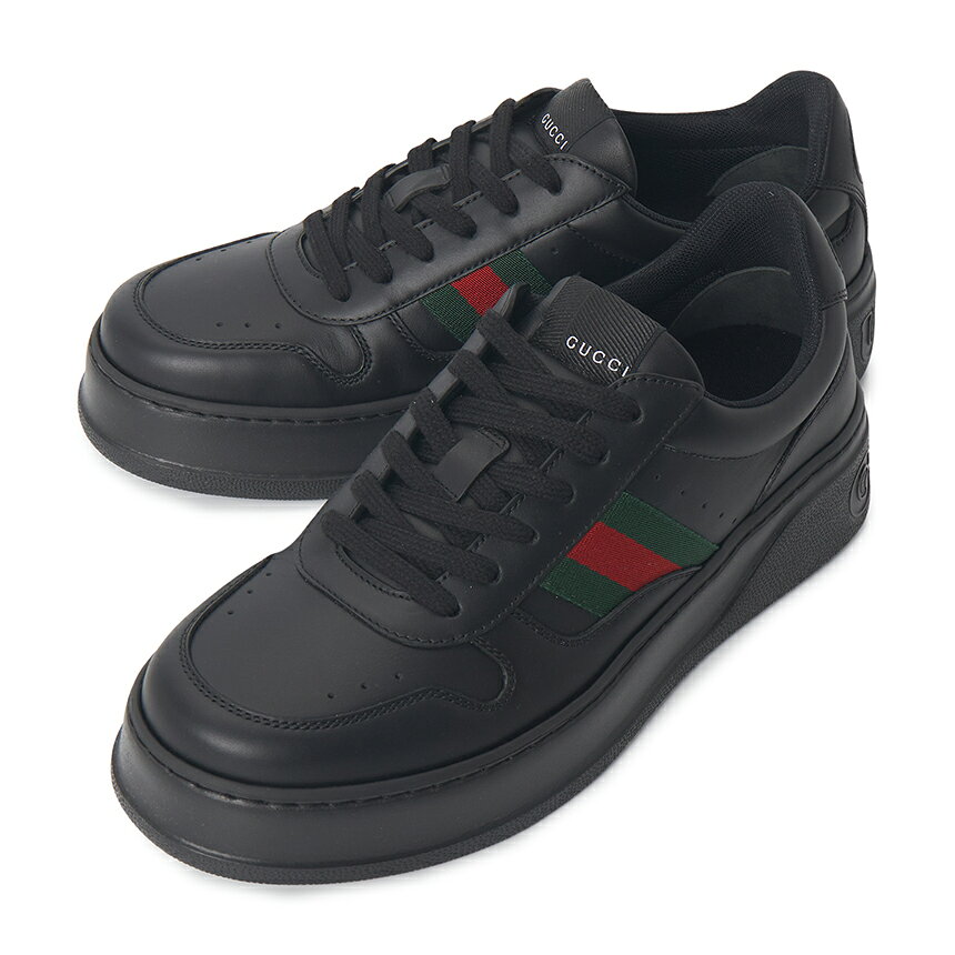 GUCCI グッチ 2026SS グッチ スニーカー 商品説明 2026SS グッチ スニーカー ブランド GUCCI グッチ 品番 848317 UPG40 1072 素材 表地 - レザー, 裏地 - ファブリック,スウェード カラ― ブラック サイズ サイズ JPサイズ(CM) 6 25 6.5 25.5 7 26 7.5 26.5 8 27 8.5 27.5 9 28 ヒール 4.5CM 重さ/ケース入り 718g/1724g(6 Size) 生産国 イタリア 付属品 ハードケース, ダストバッグ, スペアストリング, 商品 備考 ● 提供される実測サイズは、測定方法によっては若干異なる場合がございますので、予めご了承下さい。 ● 革製品の場合、ソフトでナチュラルな革で表面が違ったり、微細なシワやスクラッチがあることがありますが、不良品ではありませんので、ご了承ください。 ●メッキ処理された製品の場合、製品の特性上、使用及び摩擦によりメッキがはがれることがあり、メッキの変色、摩耗の毀損などは修理できない場合がありますので、ご了承ください。 ●当店でご購入された商品は、原則として、「個人輸入」としての取り扱いになり、全て韓国の釜山からお客様のもとへ直送されます。 ●個人輸入される商品は、全てご注文者自身の「個人使用・個人消費（日本に居住する者に寄贈される物で、当該寄贈を受ける者の個人的な使用に供される場合を含みます。）」が前提となります。第三者への譲渡・転売が法令で禁止されるもの（医薬品、医薬部外品、化粧品等を含みますが、これに限られません。）もございますのでご注意下さい。 ●色がある場合、モニターの発色の具合によって実際のものと色が異なる場合がある