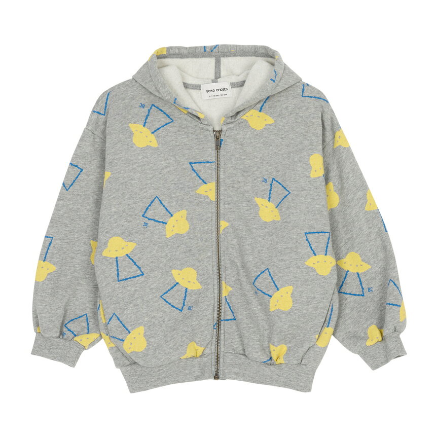 ボボショース 2026FW ボボショース ジャンパー 商品説明 2026FW ボボショース ジャンパー ブランド ボボショース 品番 B226AC049 素材 Outer & Lining : 100% Cotton カラ― グレー サイズ サイズ 肩幅 バスト 袖幅 袖丈 総長さ JPサイズ(CM) モデル 6-7Y 45 45 19 35 47.5 6~7세 - 8-9Y 47.5 48.5 20 39 53 8~9세 - 10-11Y 49 49.5 20.5 42 56 10~11세 - 12-13Y 51.5 53.5 21.5 50 62 12~13세 - 重さ 492g(12-13Y Size) 生産国 ポルトガル 付属品 タグ 備考 液温は30 ℃を限度とし、洗濯機で洗濯出来る , 塩素系及び酸素系漂白剤の使用禁止 , 底面温度110 ℃を限度としてスチームなしでアイロン仕上げができる , ドライクリーニング禁止 , タンブル乾燥禁止 ● 提供される実測サイズは、測定方法によっては若干異なる場合がございますので、予めご了承下さい。 ● 革製品の場合、ソフトでナチュラルな革で表面が違ったり、微細なシワやスクラッチがあることがありますが、不良品ではありませんので、ご了承ください。 ●メッキ処理された製品の場合、製品の特性上、使用及び摩擦によりメッキがはがれることがあり、メッキの変色、摩耗の毀損などは修理できない場合がありますので、ご了承ください。 ●当店でご購入された商品は、原則として、「個人輸入」としての取り扱いになり、全て韓国の釜山からお客様のもとへ直送されます。 ●個人輸入される商品は、全てご注文者自身の「個人使用・個人消費（日本に居住する者に寄贈される物で、当該寄贈を受ける者の個人的な使用に供される場合を含みます。）」が前提となります。第三者への譲渡・転売が法令で禁止されるもの（医薬品、医薬部外品、化粧品等を含みますが、これに限られません。）もございますのでご注意下さい。 ●通関時に関税・輸入消費税が課税される可能性があります。課税額はご注文時には確定しておらず、通関時に確定しますので、商品の受け取り時に着払いでお支払いください。詳細は こちらご確認下さい。 ●色がある場合、モニターの発色の具合によって実際のものと色が異なる場合がある