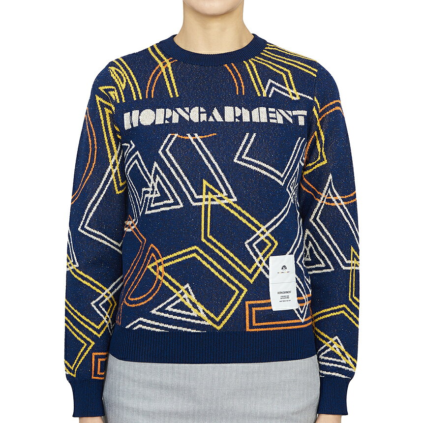 HORN GARMENT ホーンガーメント 2022FW ホーンガーメント ゴルフニット 商品説明 2022FW ホーンガーメント ゴルフニット ブランド HORN GARMENT ホーンガーメント 品番 HCW 2C AB05 NAVY 素材 100% Polyester カラ― ネイビー サイズ サイズ 肩幅 バスト 袖幅 袖丈 総長さ JPサイズ(CM) モデル 36 34.5 43.5 17 58 56 90 ● 38 35.5 46.5 18.5 59.5 57.5 95 - 40 36.5 49.5 20 61 59 100 - 重さ 348g(40 Size) 生産国 中国 付属品 タグ, 商品 備考 ● 提供される実測サイズは、測定方法によっては若干異なる場合がございますので、予めご了承下さい。 ● 革製品の場合、ソフトでナチュラルな革で表面が違ったり、微細なシワやスクラッチがあることがありますが、不良品ではありませんので、ご了承ください。 ●メッキ処理された製品の場合、製品の特性上、使用及び摩擦によりメッキがはがれることがあり、メッキの変色、摩耗の毀損などは修理できない場合がありますので、ご了承ください。 ●当店でご購入された商品は、原則として、「個人輸入」としての取り扱いになり、全て韓国の釜山からお客様のもとへ直送されます。 ●個人輸入される商品は、全てご注文者自身の「個人使用・個人消費（日本に居住する者に寄贈される物で、当該寄贈を受ける者の個人的な使用に供される場合を含みます。）」が前提となります。第三者への譲渡・転売が法令で禁止されるもの（医薬品、医薬部外品、化粧品等を含みますが、これに限られません。）もございますのでご注意下さい。 ●通関時に関税・輸入消費税が課税される可能性があります。課税額はご注文時には確定しておらず、通関時に確定しますので、商品の受け取り時に着払いでお支払いください。詳細は こちらご確認下さい。 ●色がある場合、モニターの発色の具合によって実際のものと色が異なる場合がある