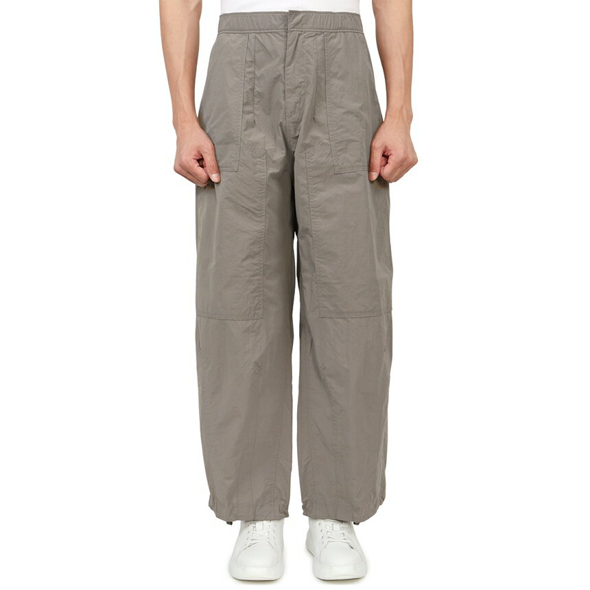 Ten c テンシー 2023SS テンシー パンツ 商品説明 2023SS テンシー パンツ ブランド Ten c テンシー 品番 23CTCUP04093 006556 942 素材 80% Polyamide, 20% Cotton カラ― グレー サイズ サイズ ウエスト ヒップ 股上 ワタリ 裾幅 総長さ JPサイズ(CM) モデル 46 39 53.5 36 38 26.5 103.5 30~31사이즈 ● 48 41.5 56 37 39.5 28 105.5 32~33사이즈 - 50 44 58.5 38 41 29.5 107.5 34~35사이즈 - 重さ 376g(50 Size) 生産国 イタリア 付属品 タグ, 商品 備考 ● 提供される実測サイズは、測定方法によっては若干異なる場合がございますので、予めご了承下さい。 ● 革製品の場合、ソフトでナチュラルな革で表面が違ったり、微細なシワやスクラッチがあることがありますが、不良品ではありませんので、ご了承ください。 ●メッキ処理された製品の場合、製品の特性上、使用及び摩擦によりメッキがはがれることがあり、メッキの変色、摩耗の毀損などは修理できない場合がありますので、ご了承ください。 ●当店でご購入された商品は、原則として、「個人輸入」としての取り扱いになり、全て韓国の釜山からお客様のもとへ直送されます。 ●個人輸入される商品は、全てご注文者自身の「個人使用・個人消費（日本に居住する者に寄贈される物で、当該寄贈を受ける者の個人的な使用に供される場合を含みます。）」が前提となります。第三者への譲渡・転売が法令で禁止されるもの（医薬品、医薬部外品、化粧品等を含みますが、これに限られません。）もございますのでご注意下さい。 ●通関時に関税・輸入消費税が課税される可能性があります。課税額はご注文時には確定しておらず、通関時に確定しますので、商品の受け取り時に着払いでお支払いください。詳細は こちらご確認下さい。 ●色がある場合、モニターの発色の具合によって実際のものと色が異なる場合がある