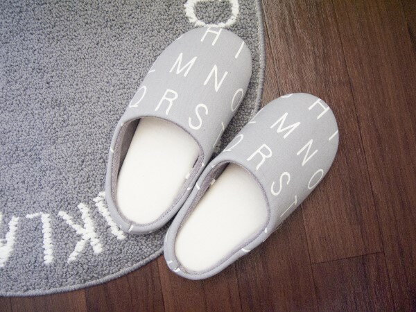 スリッパ　Saltoru？　アルファベットGRY（グレー）塩系インテリア　ソルトル　グレー　おしゃれ　モノ..