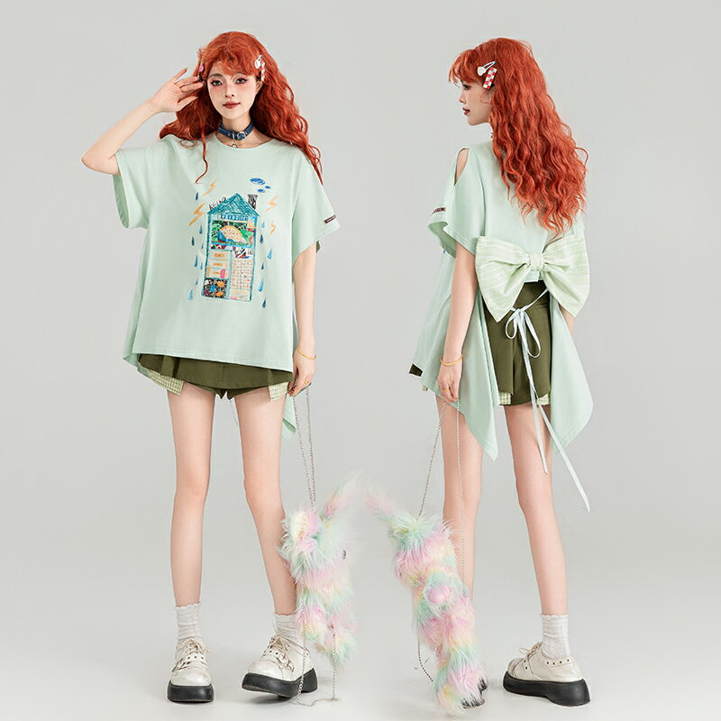 KEIKO 甘トロ リボンデザイン 半袖Tシャツ 25夏 新作 乙女チック グラフィックプリント ルーズシルエット カジュアルシャツ着痩せ 透け防止 綿リブ 少女系 20代 大人カワイイ ストリート風 軽量 夏用 Tシャツ 人気 トレンドトップス