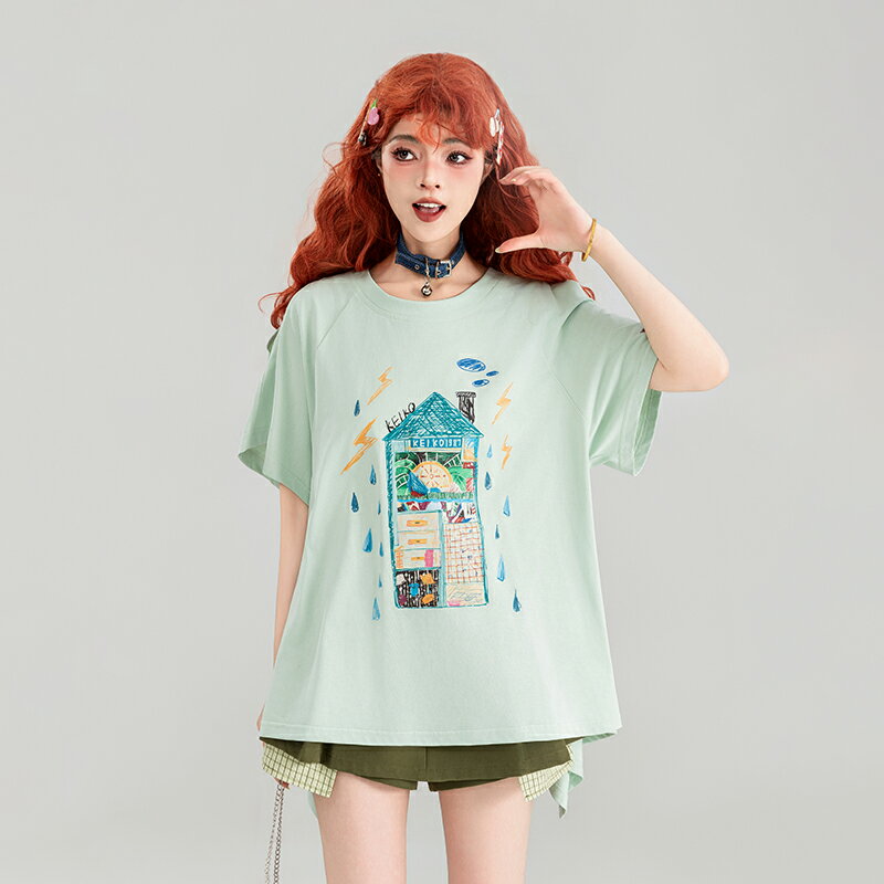 KEIKO 甘トロ リボンデザイン 半袖Tシャツ 25夏 新作 乙女チック グラフィックプリント ルーズシルエット カジュアルシャツ着痩せ 透け防止 綿リブ 少女系 20代 大人カワイイ ストリート風 軽量 夏用 Tシャツ 人気 トレンドトップス