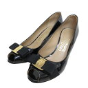 【中古】美品 Salvatore Ferragamo サルヴァトーレフェラガモ ヴァラリボン オープントゥ パテント パンプス 7 1/2C 24.5cm相当 ...