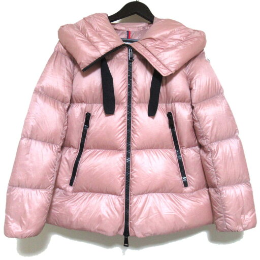 【中古】美品 MONCLER モンクレール SERIN セリン ミニワッペン ジップアップ フーディー ダウンジャケット 0サイズ ピンク レディース Luxs ブランド古着のリュクス 【中古】美品 MONCLER モンクレール SERIN セリン ミニワッペン ジップアップ フーディー ダウンジャケット 0サイズ ピンク レディース Luxs ブランド古着のリュクス