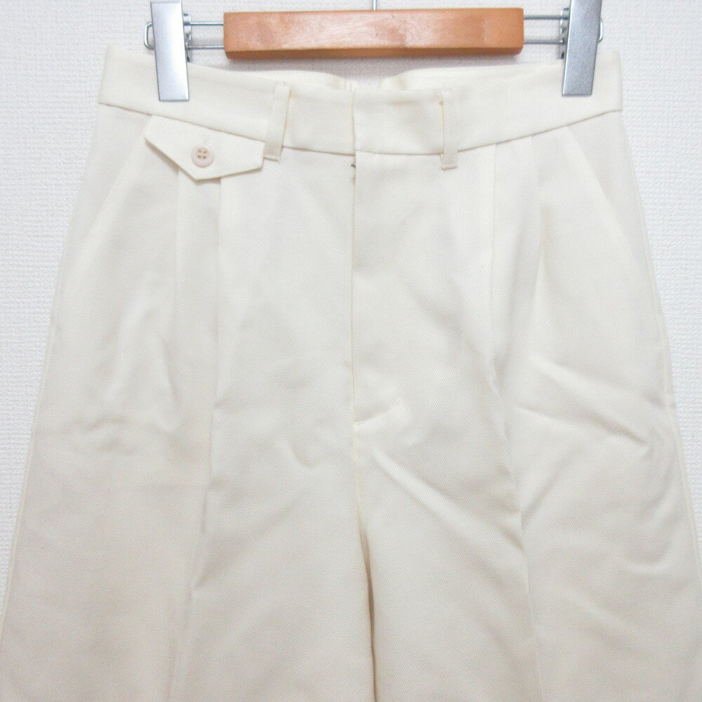 Luxs（ブランド古着のリュクス）の【中古】未使用 24AW Grace CLASS グレースクラス ウールツイルハーフパンツ 0224416124 サイズ38 キナリ レディース Luxs ブランド古着のリュクス｜アングル3